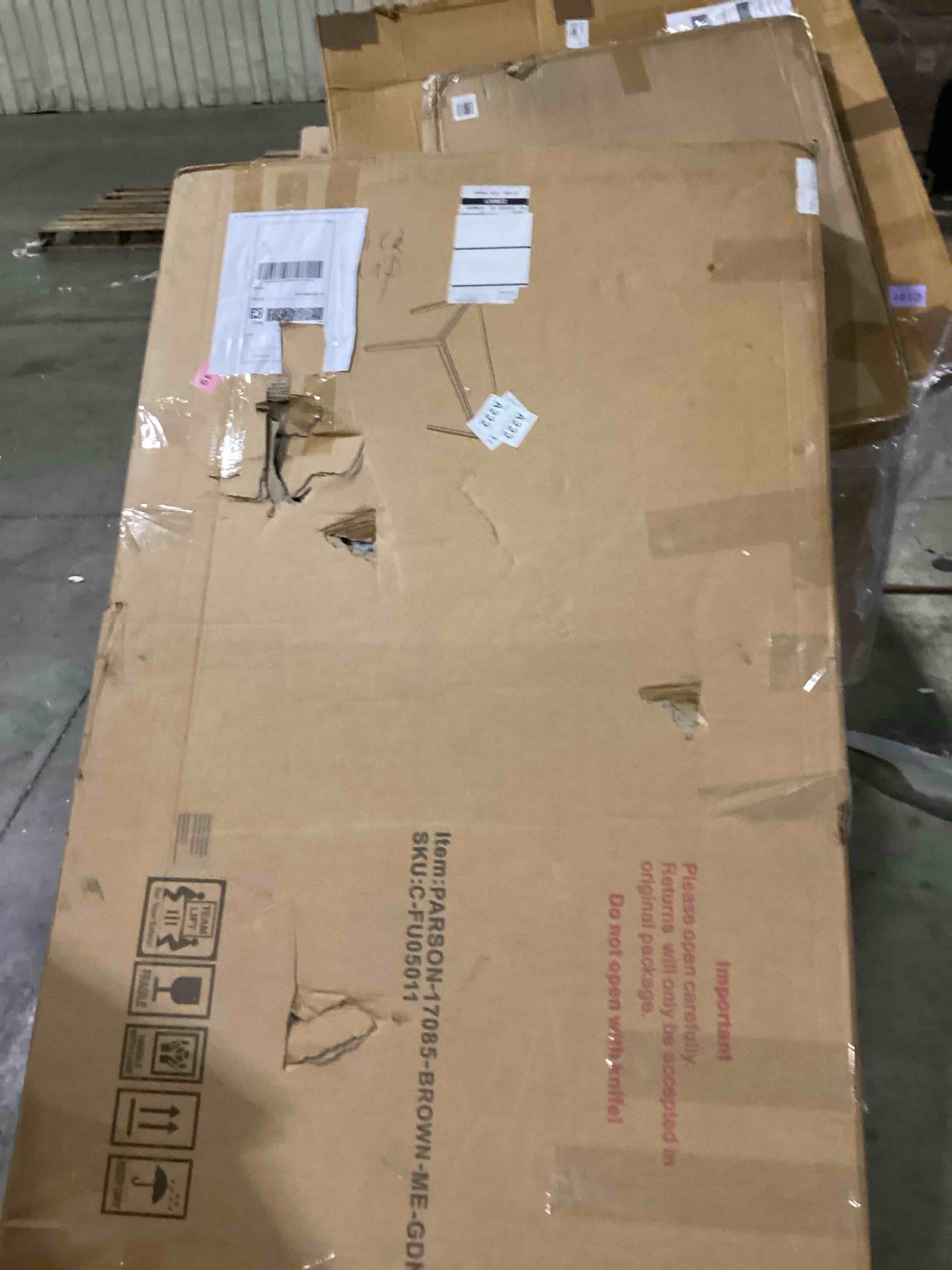 https://s3.amazonaws.com/lotting-images-prod/bidfta/BLU5867938_1722952005937.jpeg