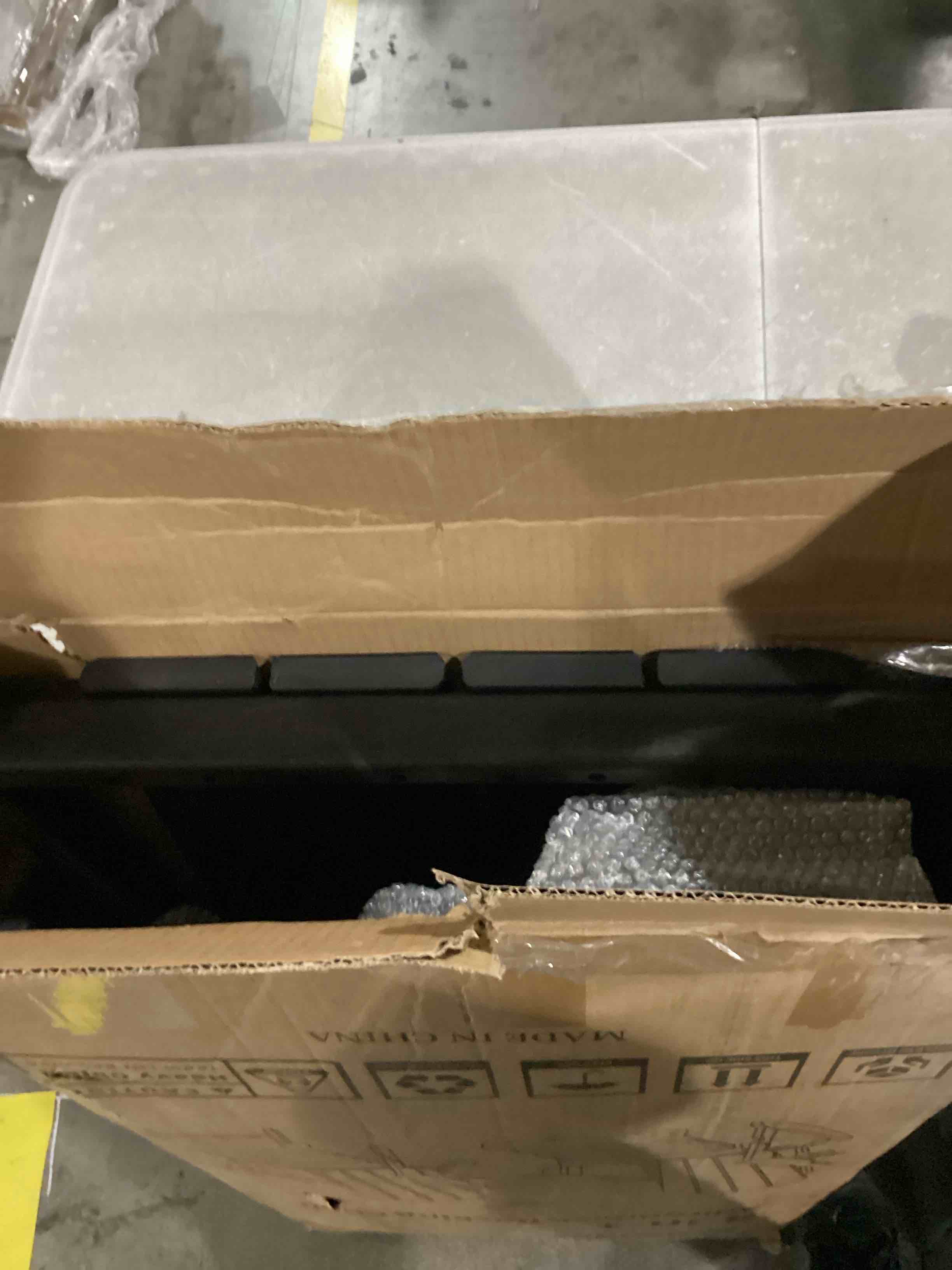 https://s3.amazonaws.com/lotting-images-prod/bidfta/BLU5868019_1723038864982.jpeg