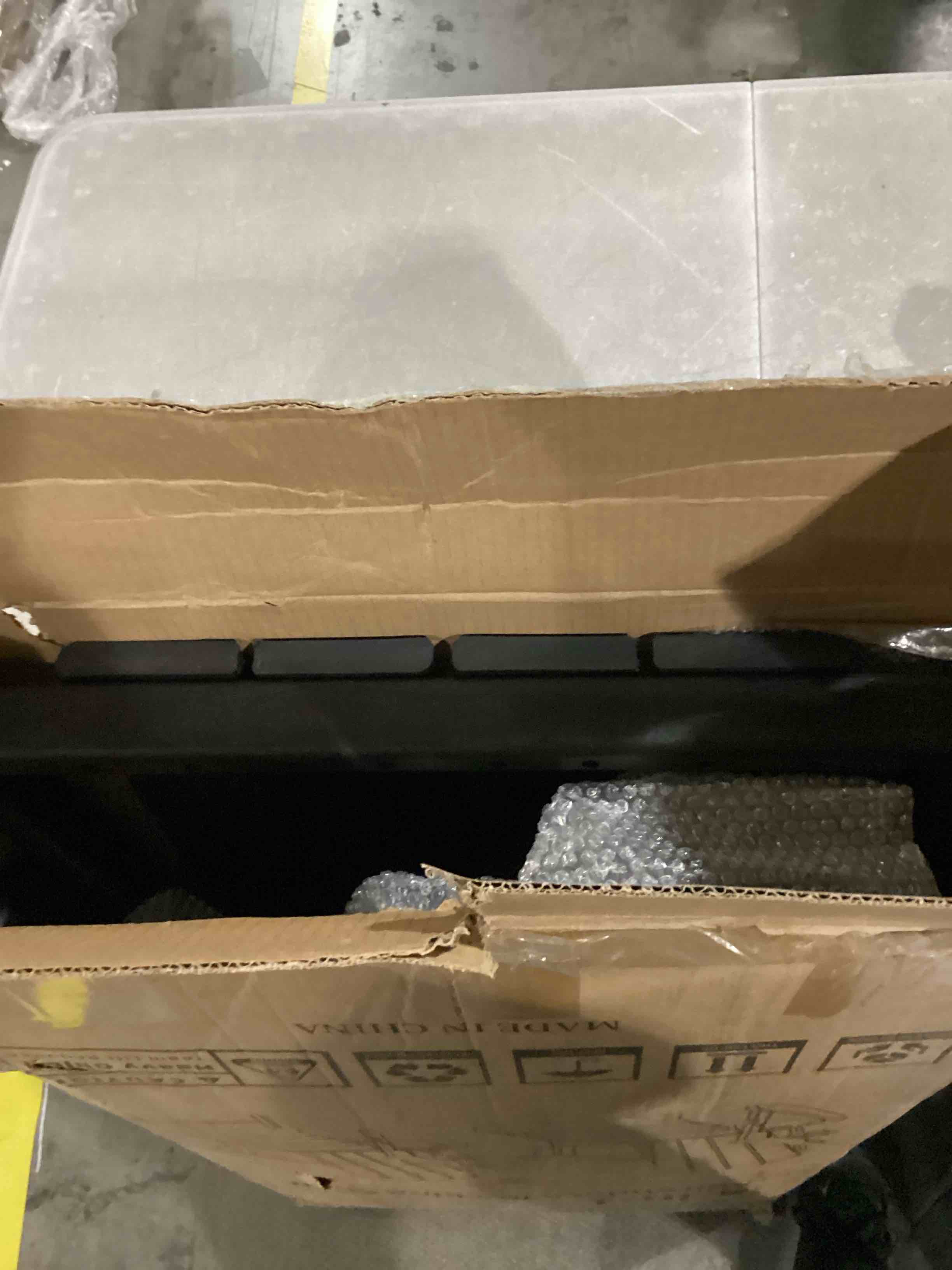 https://s3.amazonaws.com/lotting-images-prod/bidfta/BLU5868019_1723038866175.jpeg