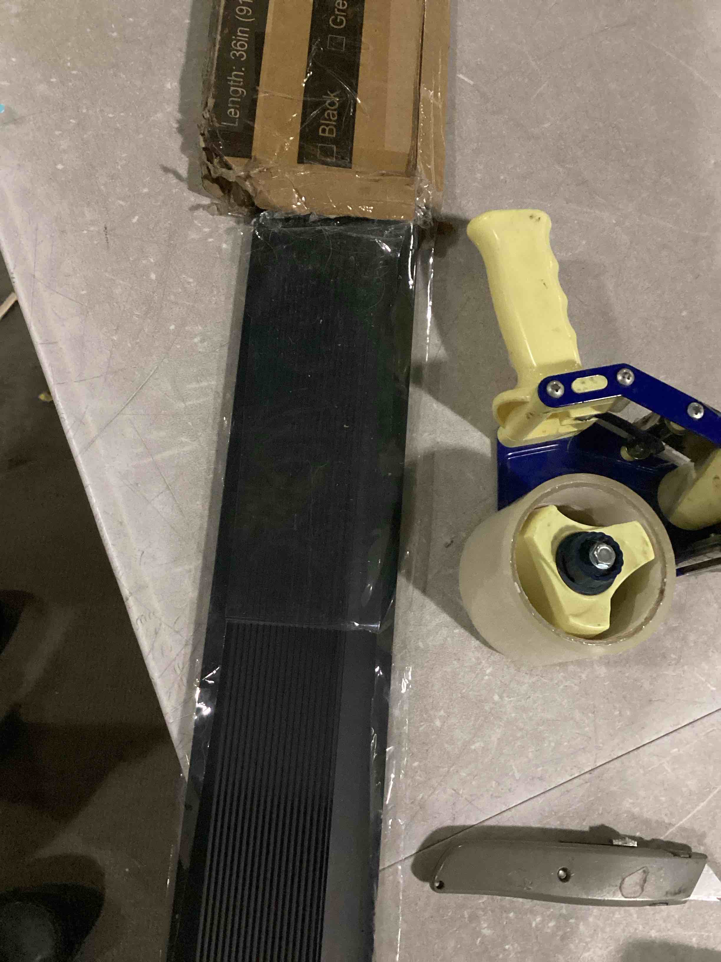 https://s3.amazonaws.com/lotting-images-prod/bidfta/BLU5868422_1723552944284.jpeg