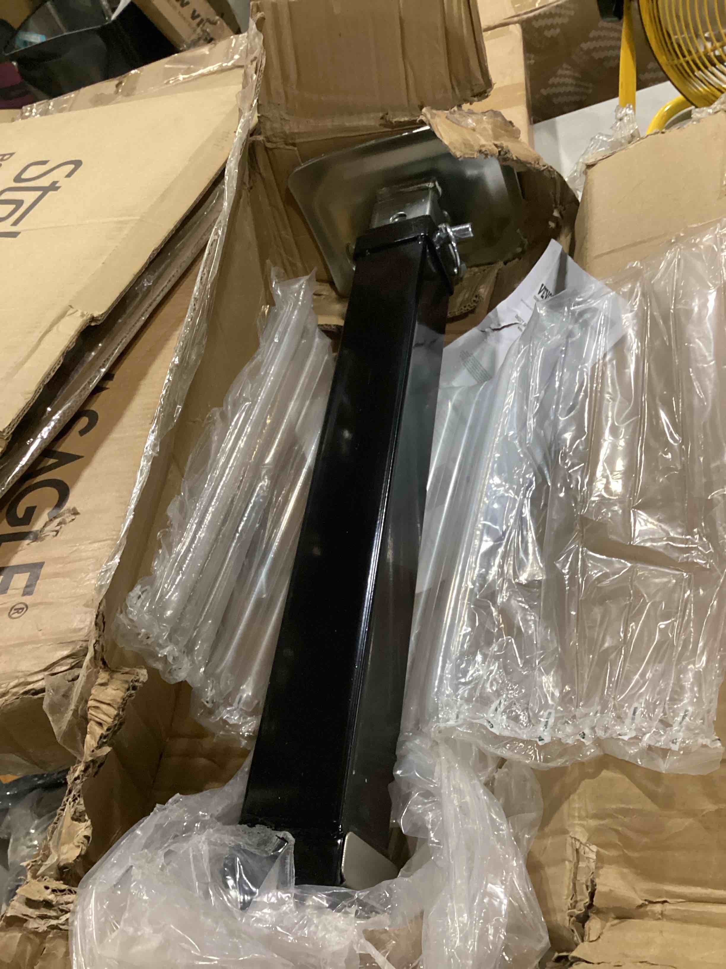 https://s3.amazonaws.com/lotting-images-prod/bidfta/BLU5868553_1723050268075.jpeg