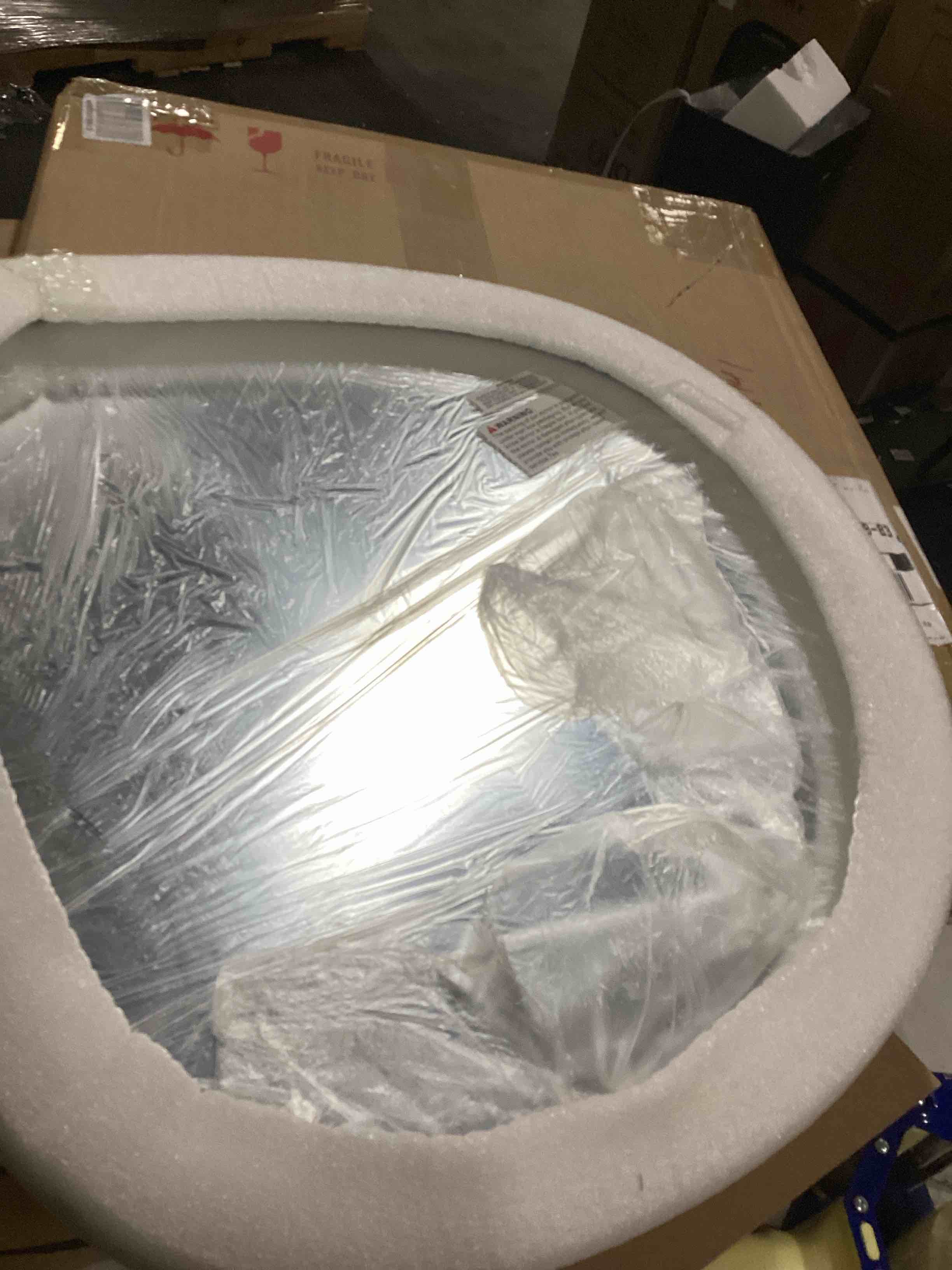 https://s3.amazonaws.com/lotting-images-prod/bidfta/BLU5868917_1723203762250.jpeg