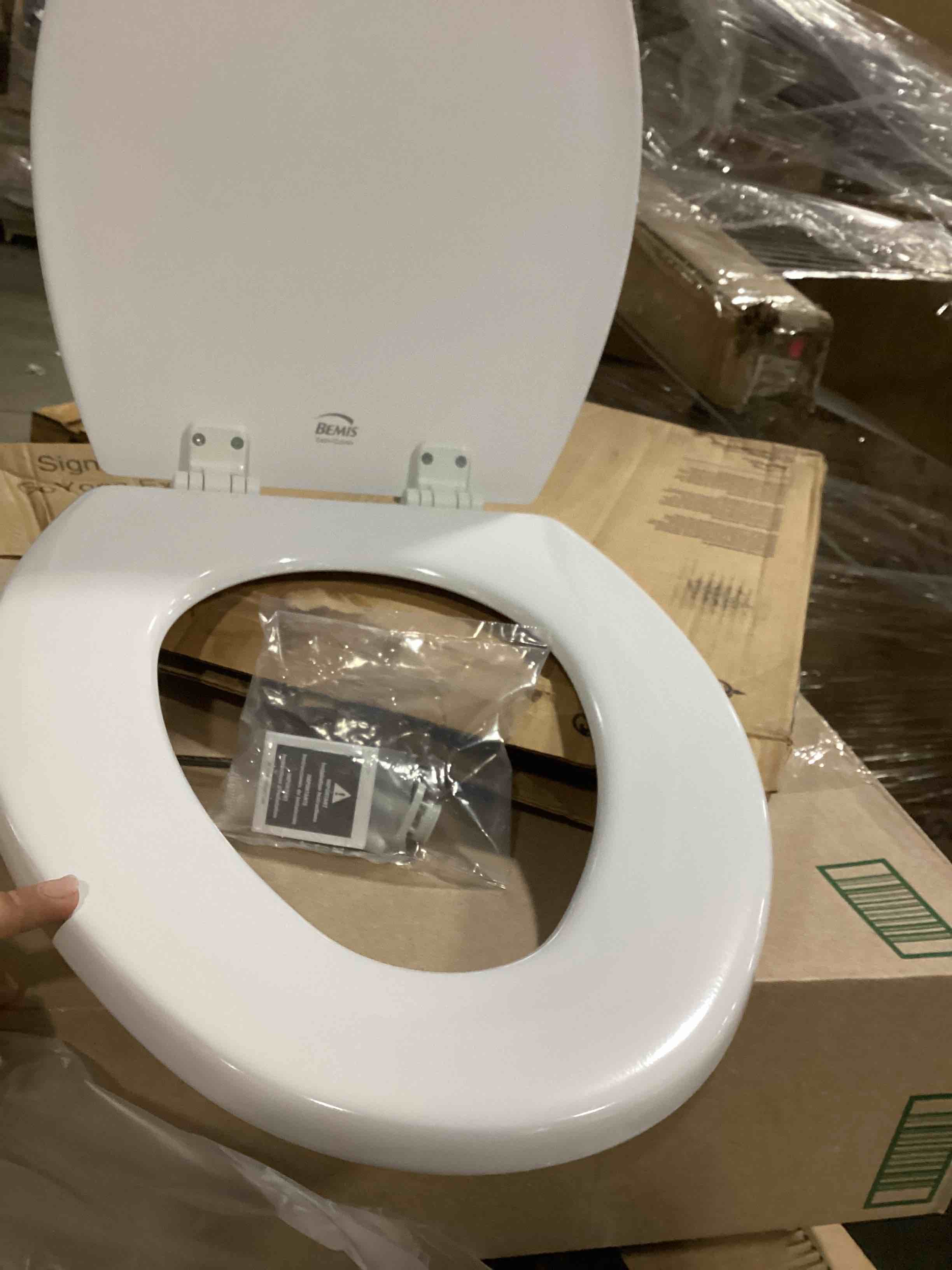 https://s3.amazonaws.com/lotting-images-prod/bidfta/BLU5869423_1723650204725.jpeg