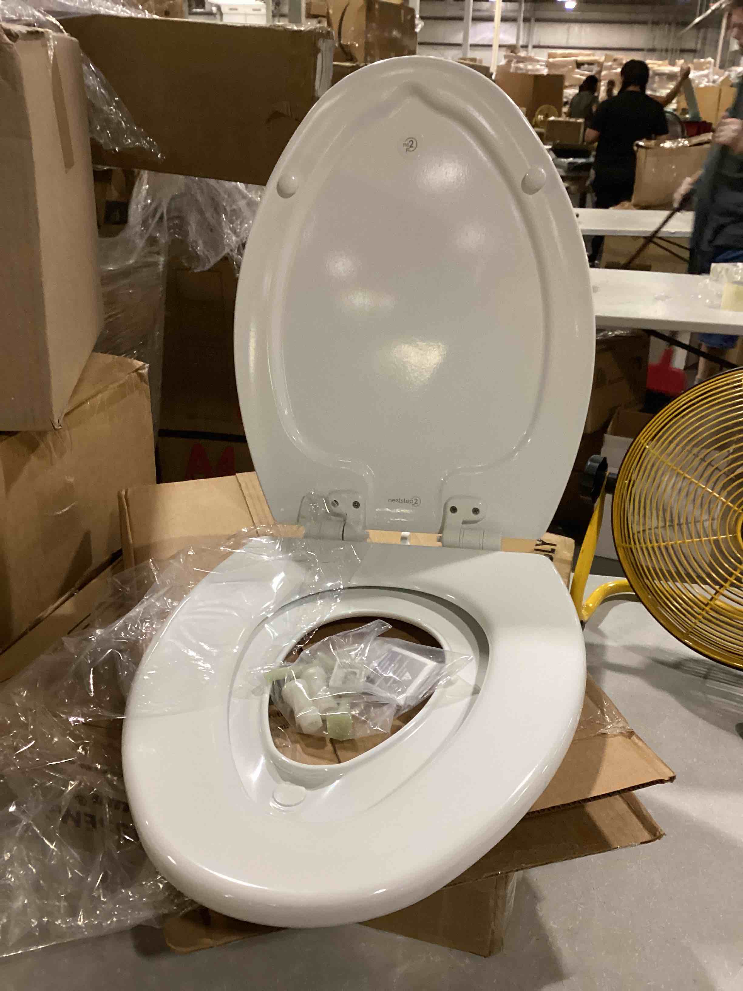 https://s3.amazonaws.com/lotting-images-prod/bidfta/BLU5869475_1723659801327.jpeg