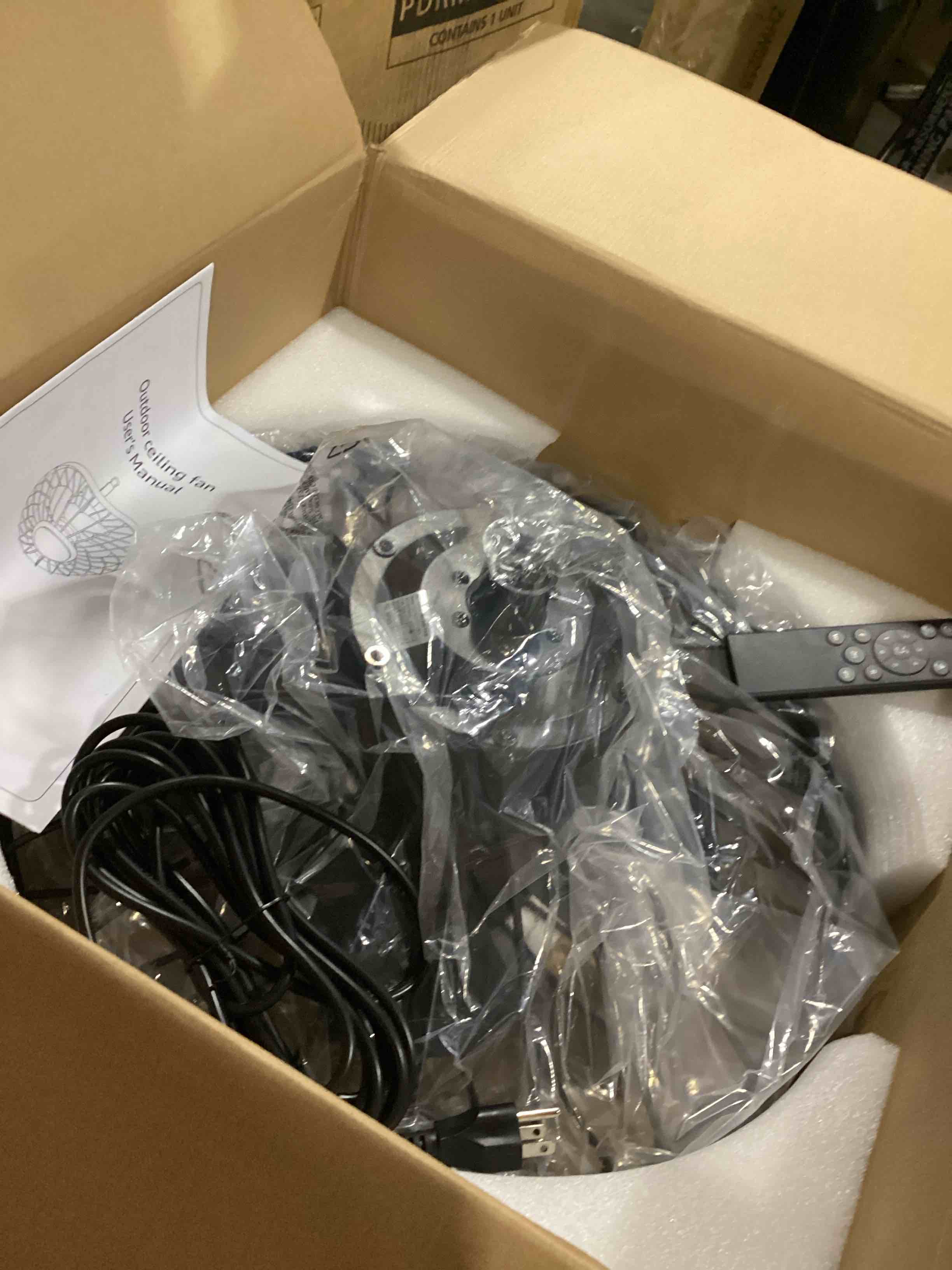 https://s3.amazonaws.com/lotting-images-prod/bidfta/BLU5869839_1724074426647.jpeg