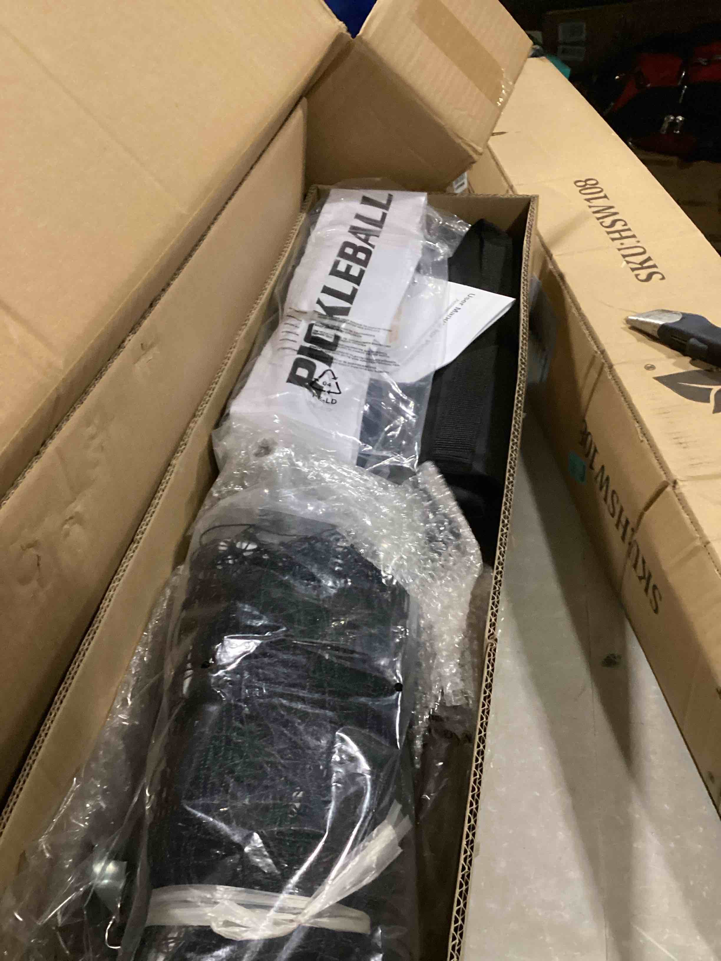 https://s3.amazonaws.com/lotting-images-prod/bidfta/BLU5869919_1724090120215.jpeg