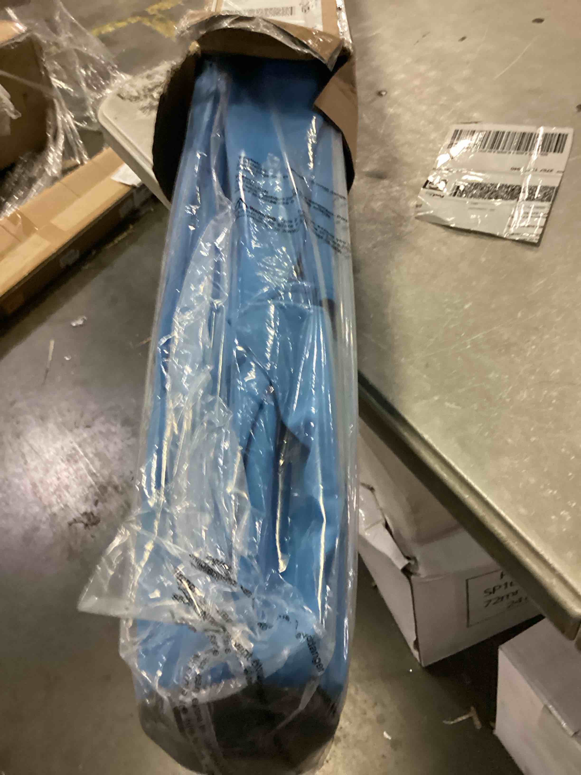 https://s3.amazonaws.com/lotting-images-prod/bidfta/BLU5870216_1722963364614.jpeg