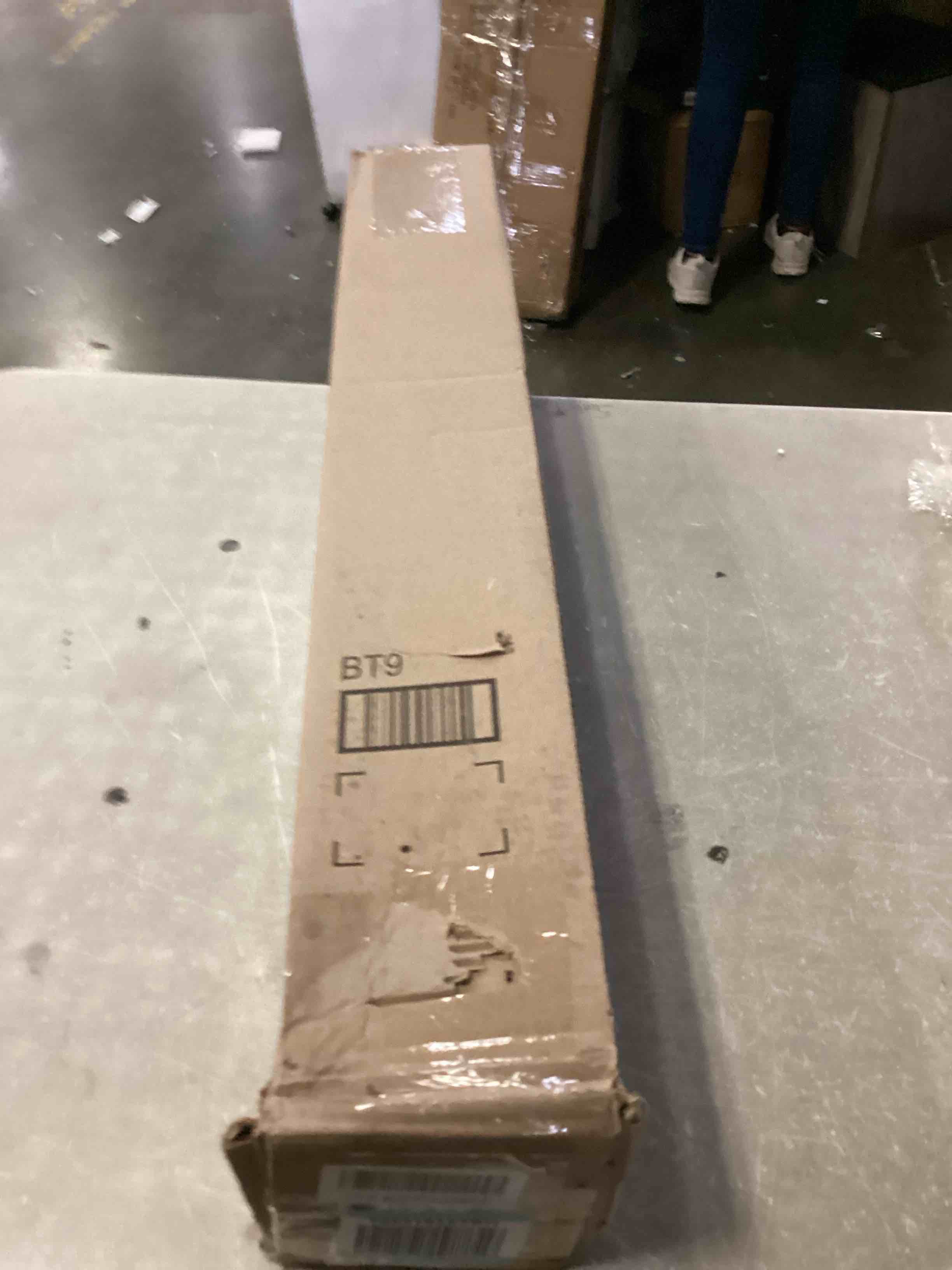 https://s3.amazonaws.com/lotting-images-prod/bidfta/BLU5870233_1722968479649.jpeg