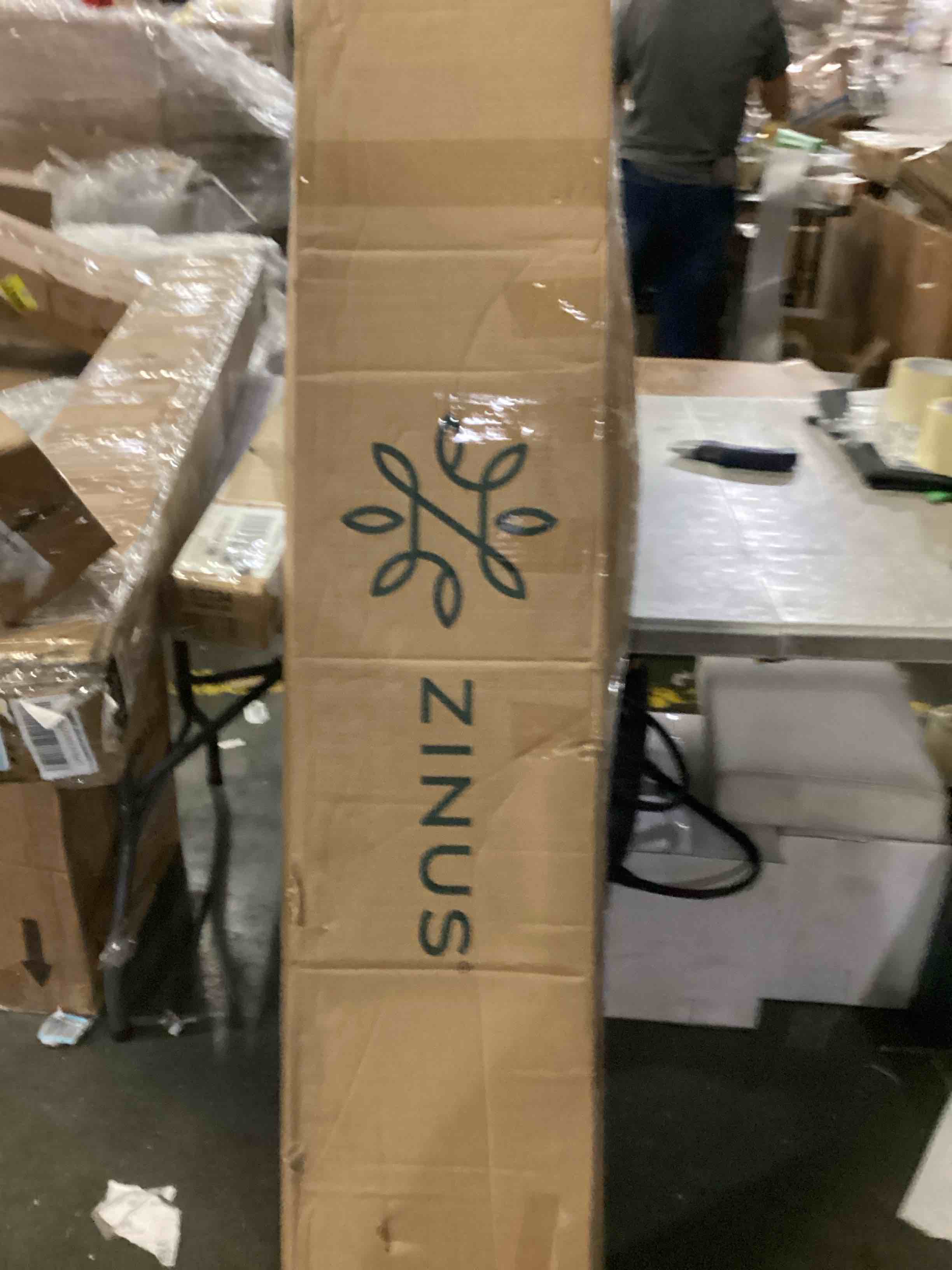 https://s3.amazonaws.com/lotting-images-prod/bidfta/BLU5870352_1723044065607.jpeg