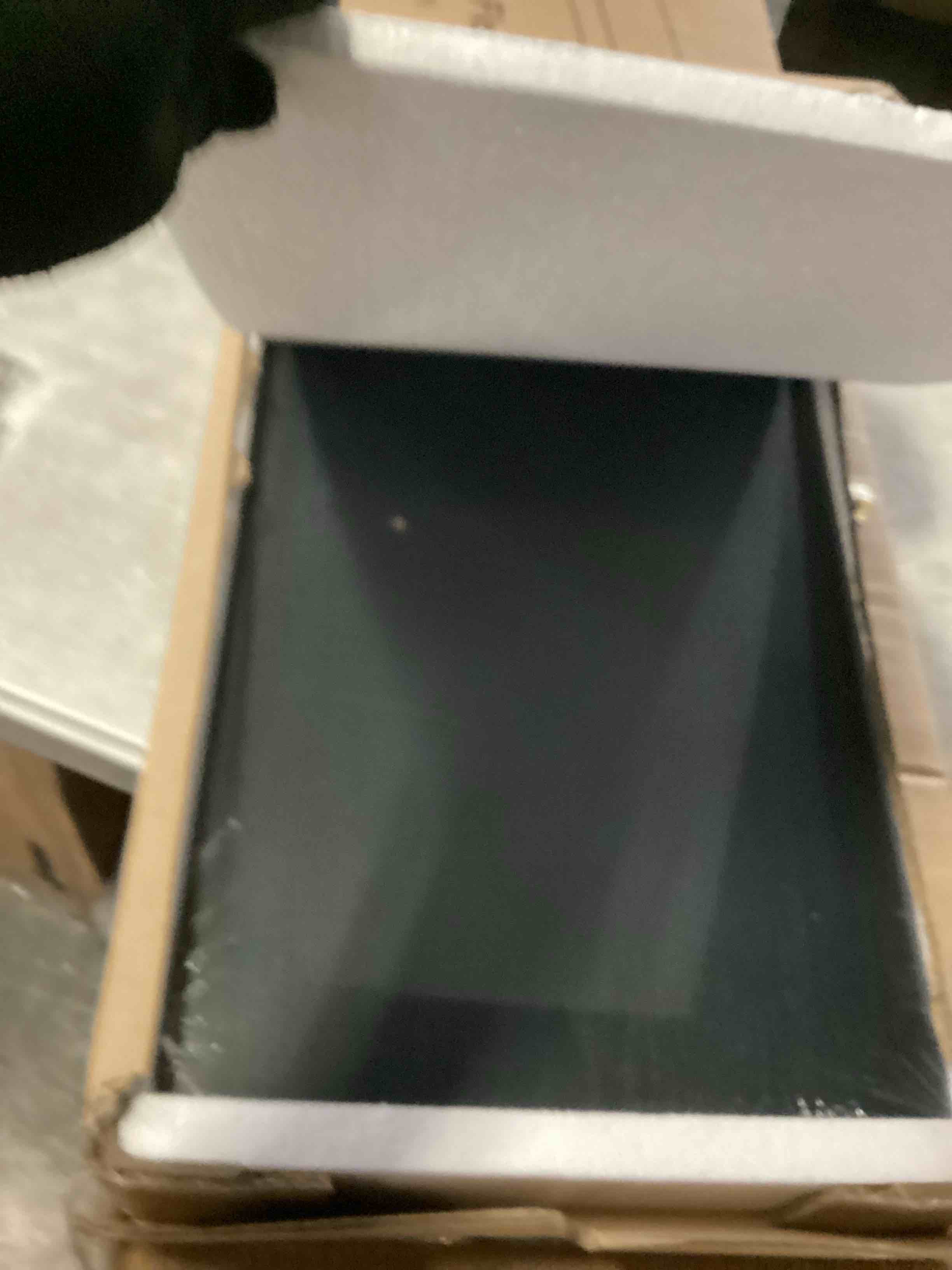 https://s3.amazonaws.com/lotting-images-prod/bidfta/BLU5870395_1723057736269.jpeg