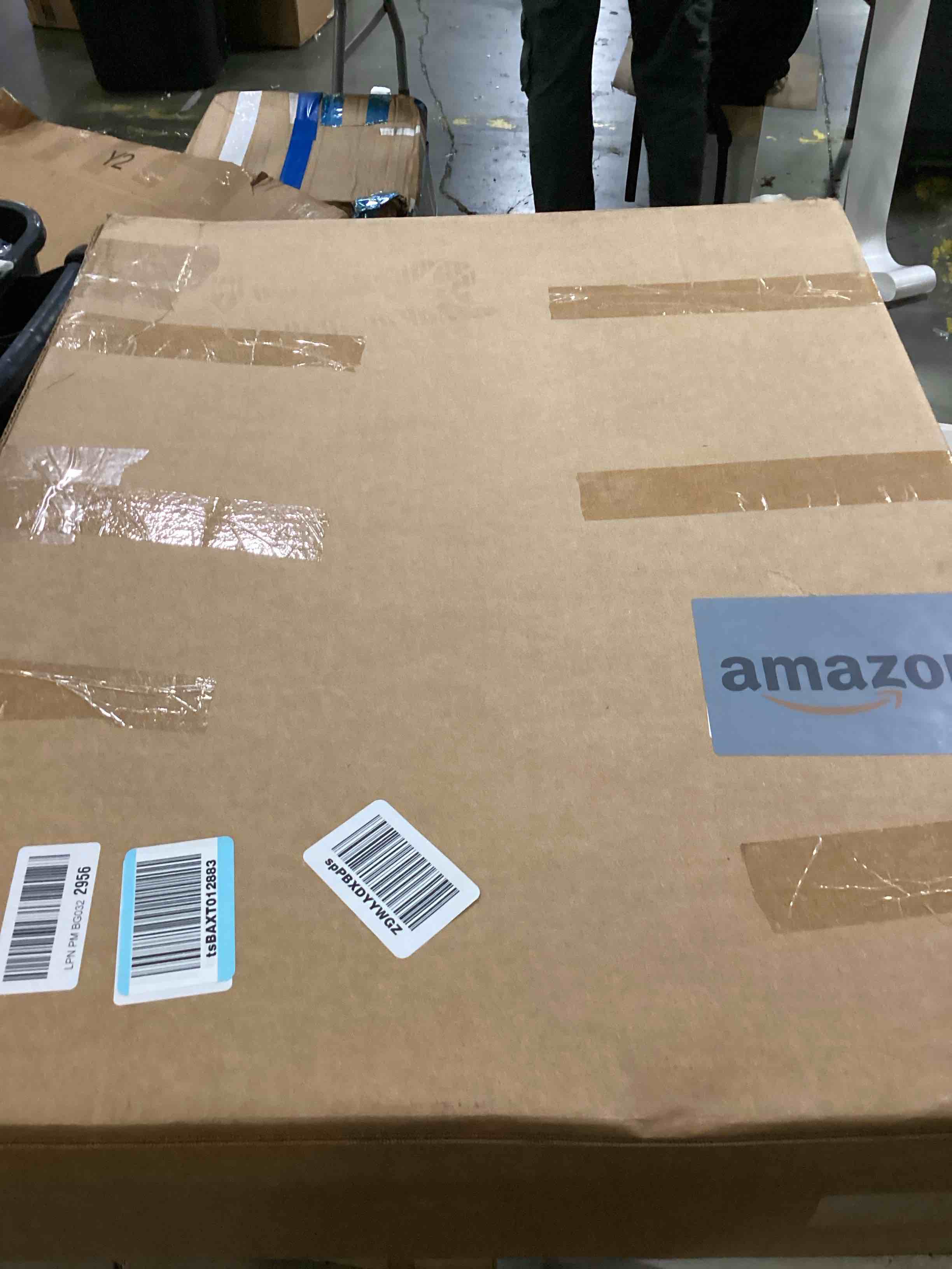 https://s3.amazonaws.com/lotting-images-prod/bidfta/BLU5872118_1724937116993.jpeg