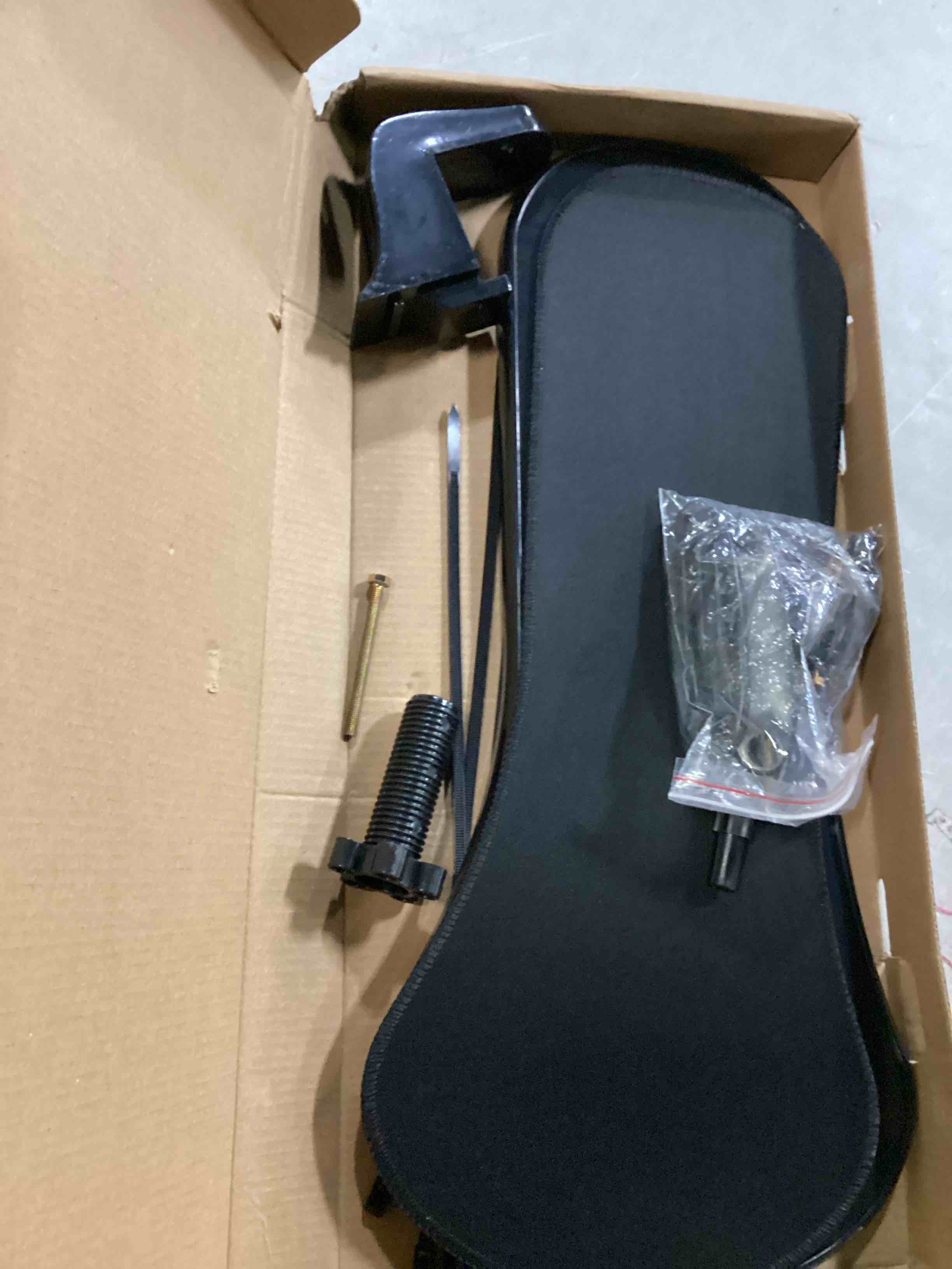 https://s3.amazonaws.com/lotting-images-prod/bidfta/BLU5872432_1725457131639.jpeg