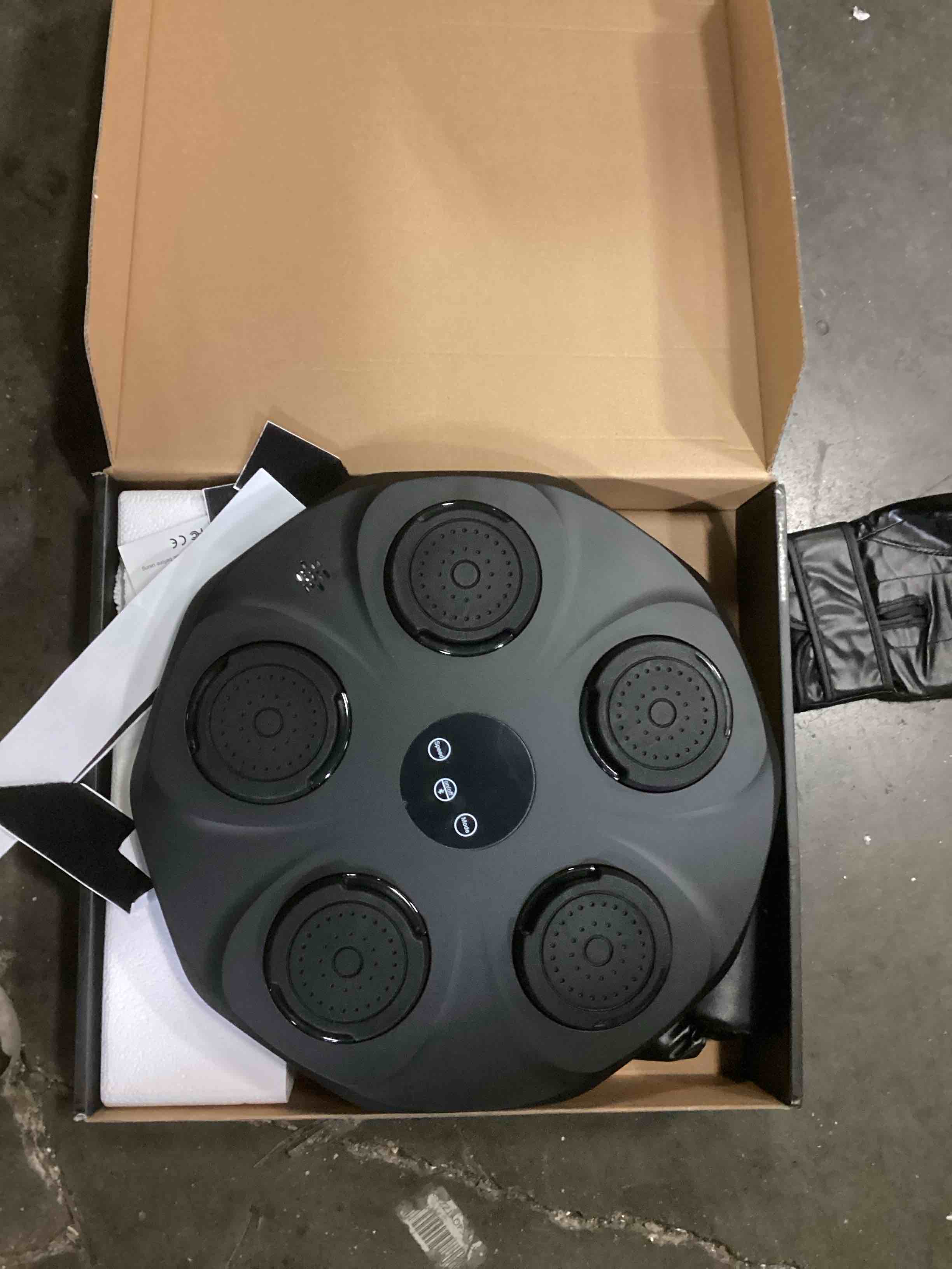https://s3.amazonaws.com/lotting-images-prod/bidfta/BLU5872662_1725627758423.jpeg