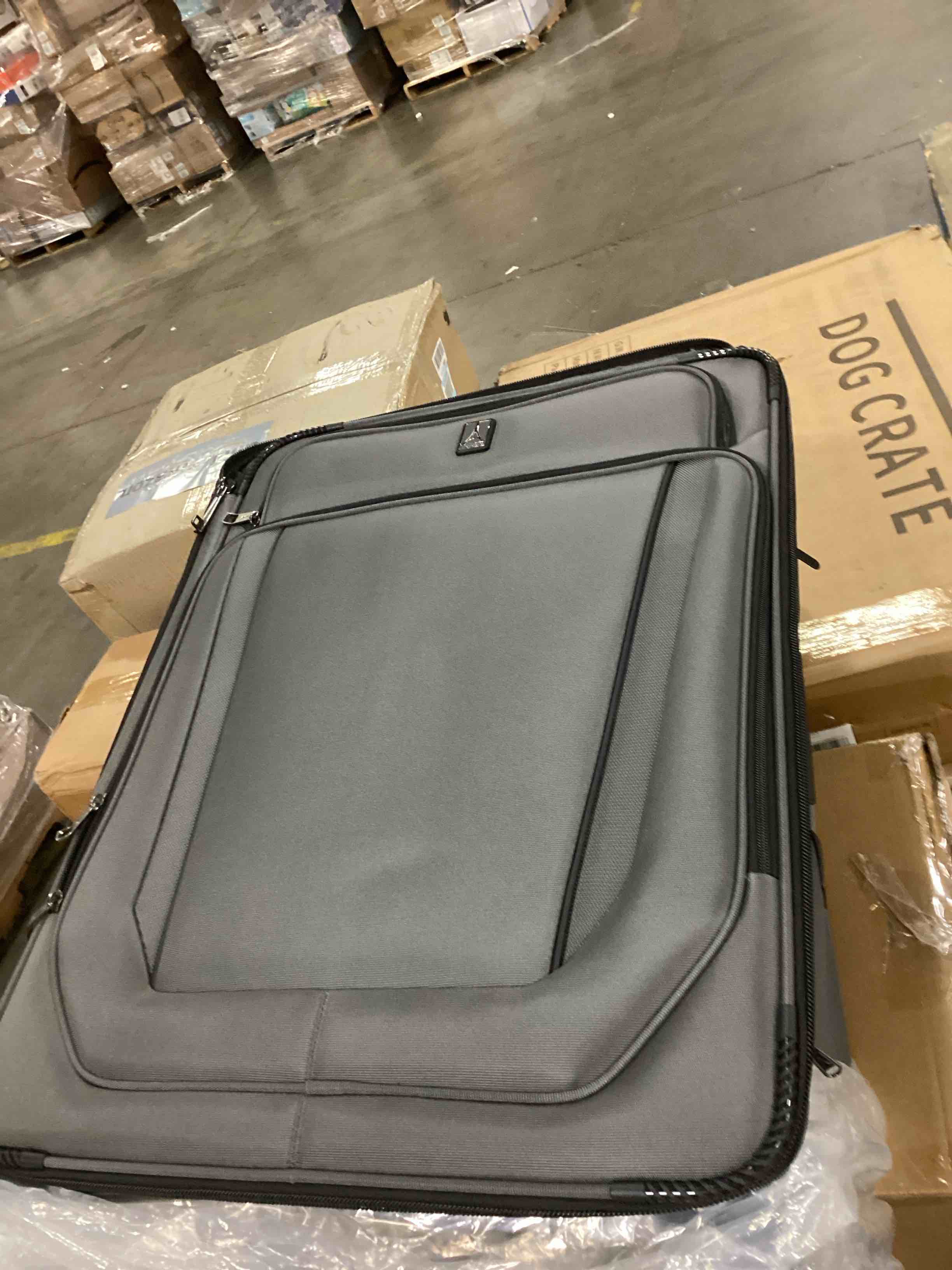 https://s3.amazonaws.com/lotting-images-prod/bidfta/BLU5872999_1719602186056.jpeg
