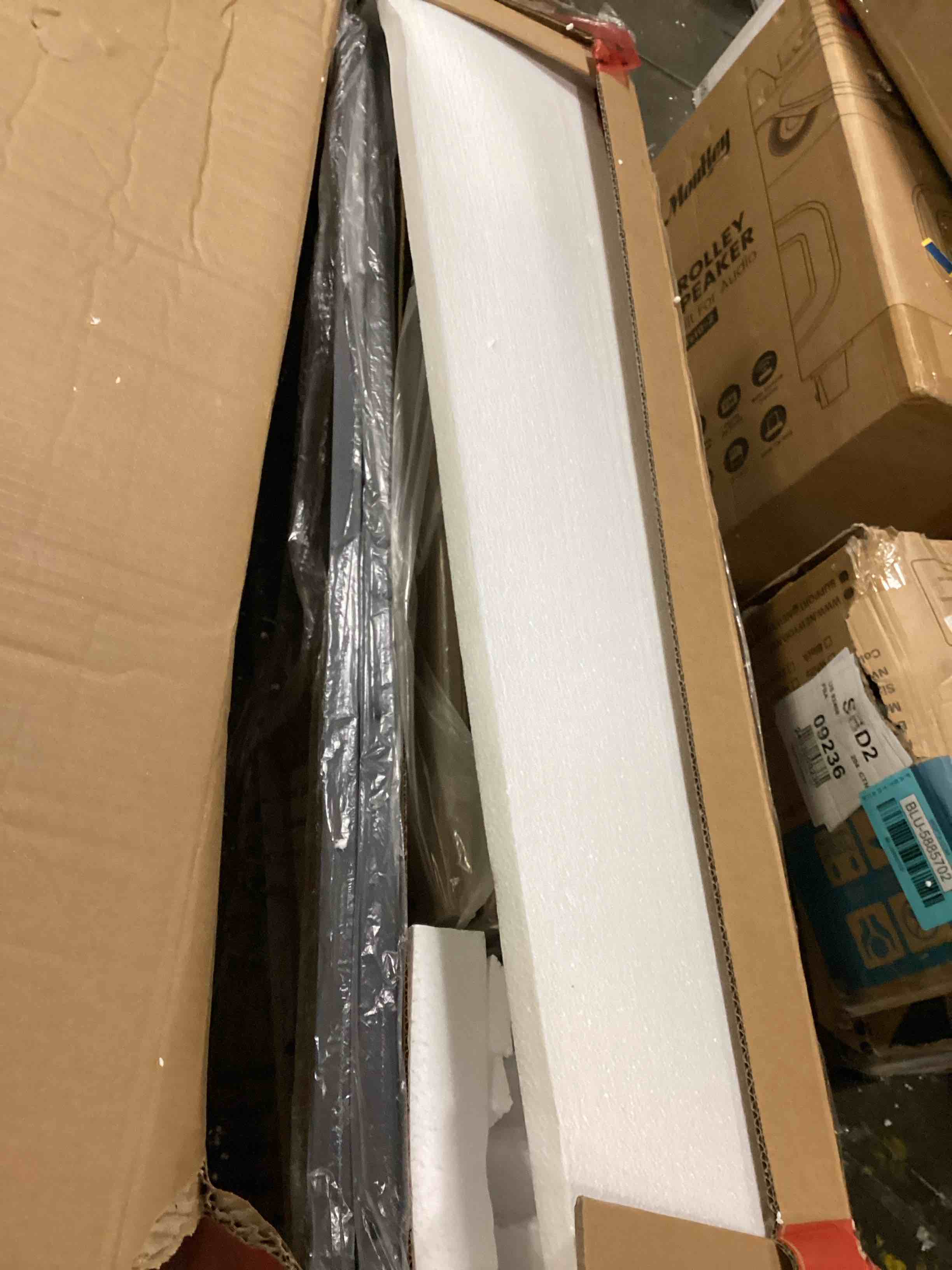 https://s3.amazonaws.com/lotting-images-prod/bidfta/BLU5873077_1719854675537.jpeg