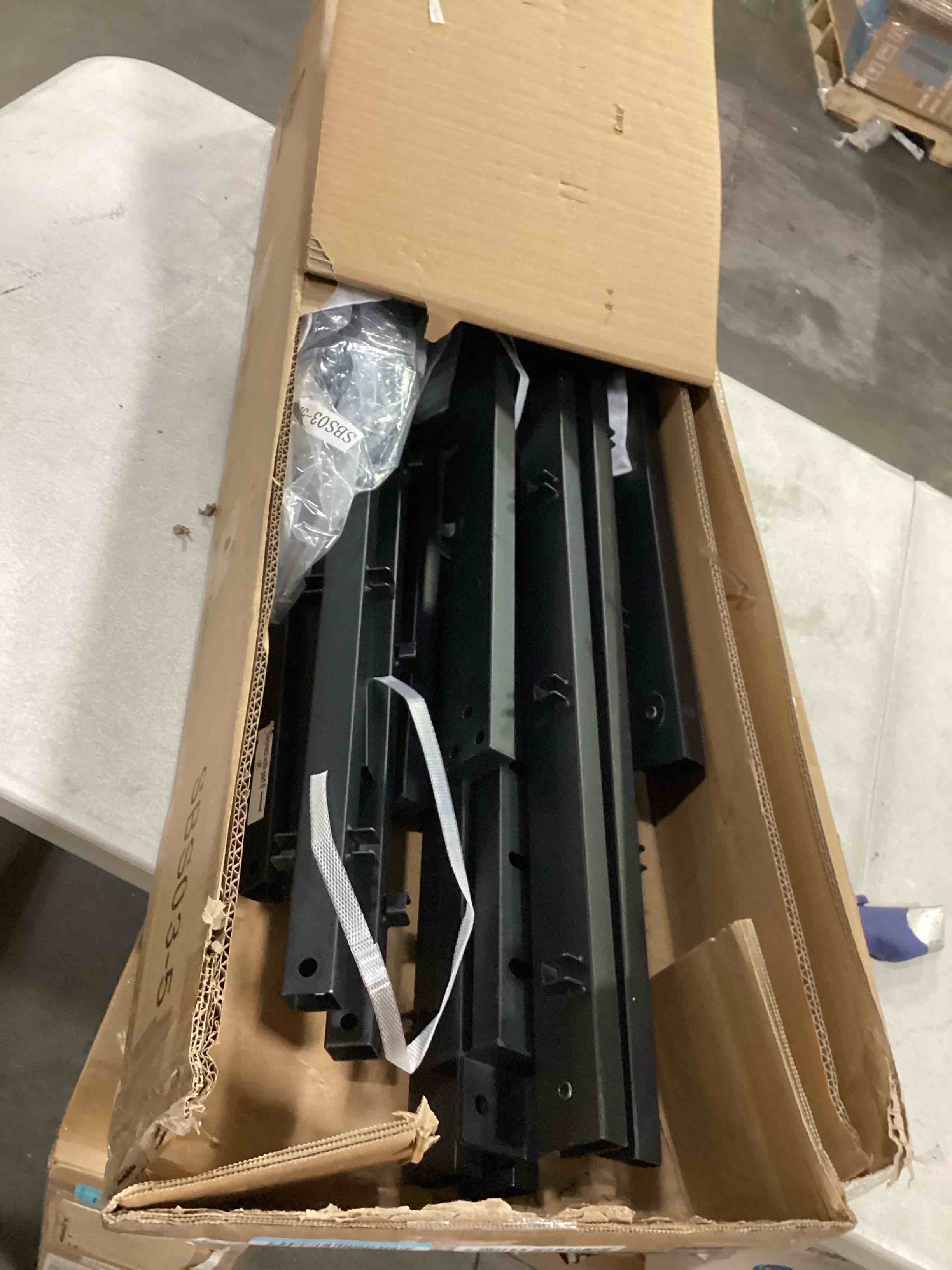https://s3.amazonaws.com/lotting-images-prod/bidfta/BLU5873113_1719920735150.jpeg