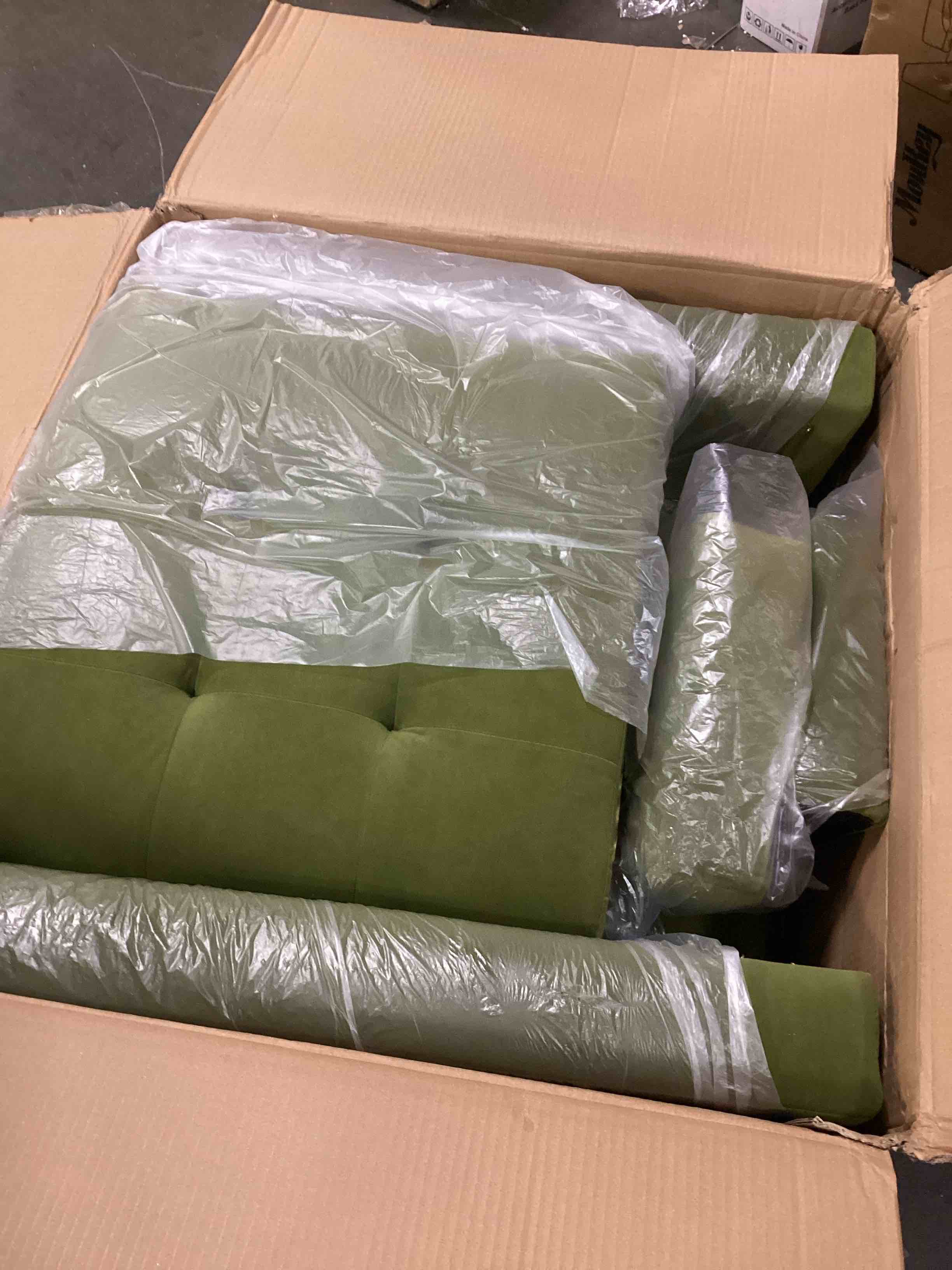 https://s3.amazonaws.com/lotting-images-prod/bidfta/BLU5873130_1719928259837.jpeg