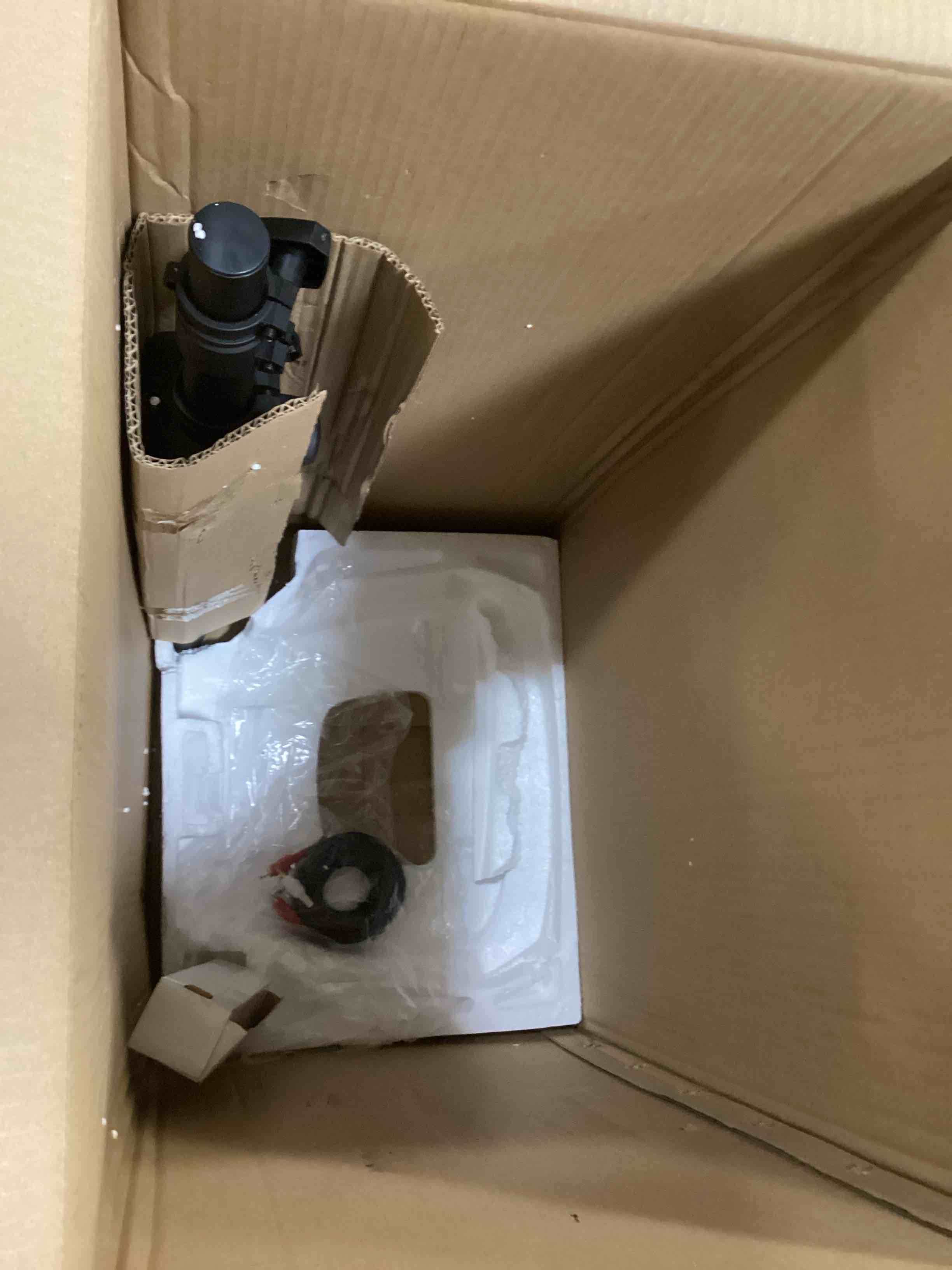 https://s3.amazonaws.com/lotting-images-prod/bidfta/BLU5873349_1720193324291.jpeg