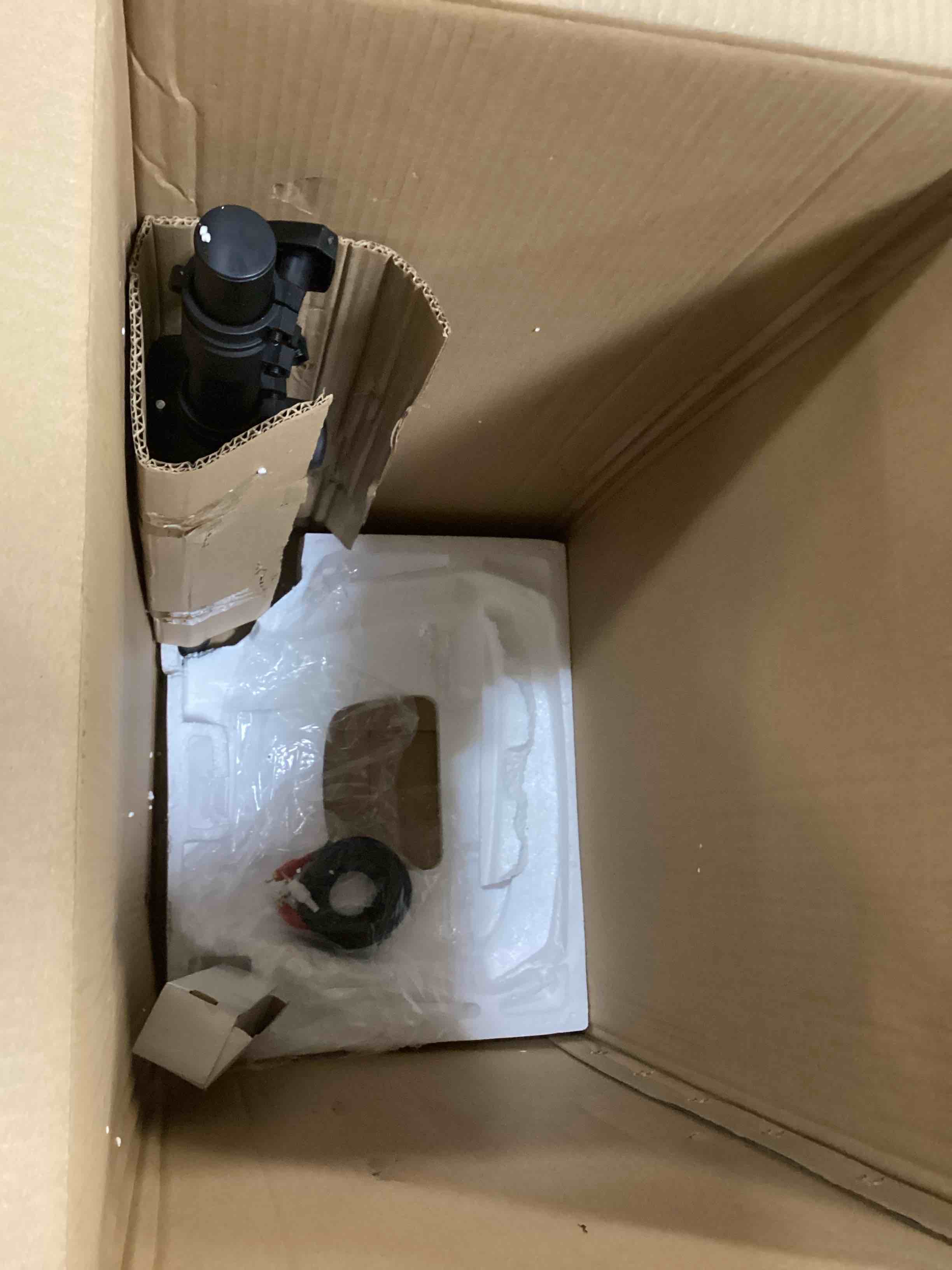 https://s3.amazonaws.com/lotting-images-prod/bidfta/BLU5873349_1720193324988.jpeg