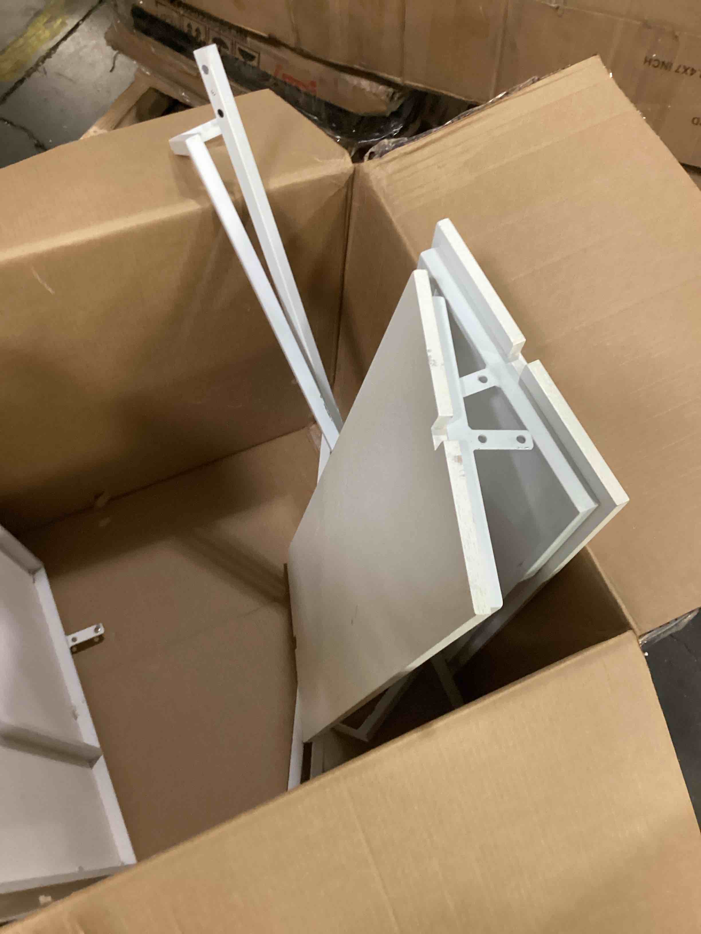 https://s3.amazonaws.com/lotting-images-prod/bidfta/BLU5873471_1720535257771.jpeg