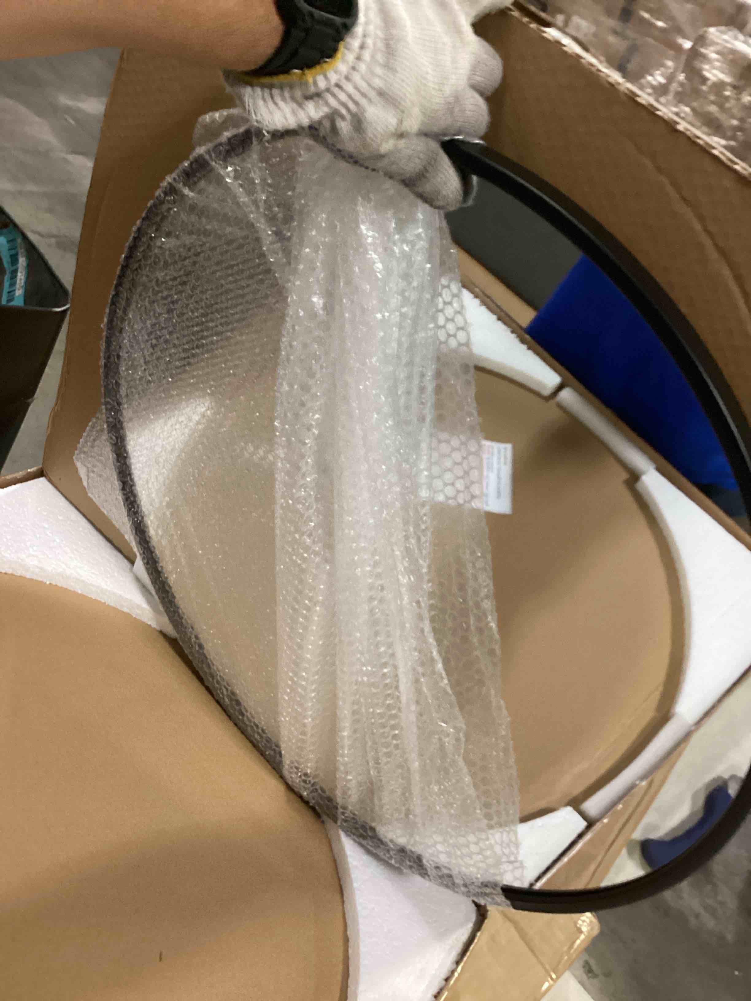 https://s3.amazonaws.com/lotting-images-prod/bidfta/BLU5873515_1720610384162.jpeg