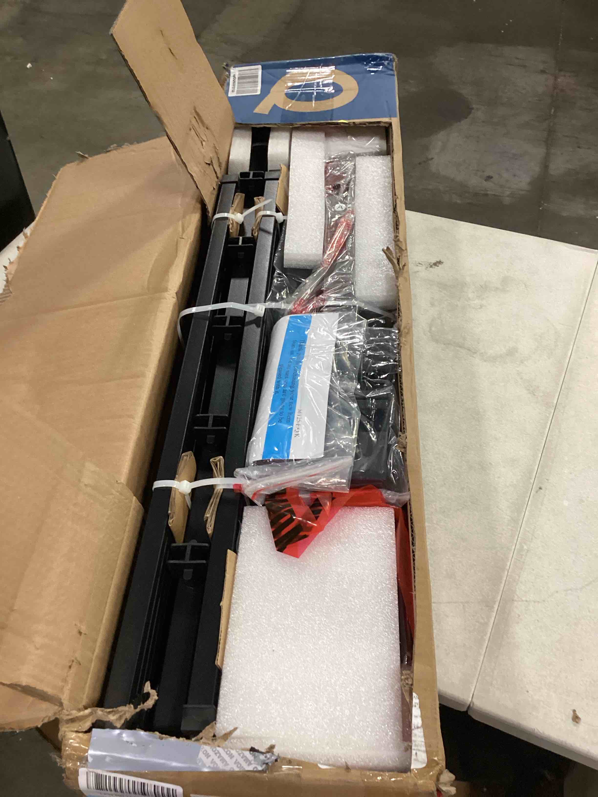 https://s3.amazonaws.com/lotting-images-prod/bidfta/BLU5873517_1720610679862.jpeg