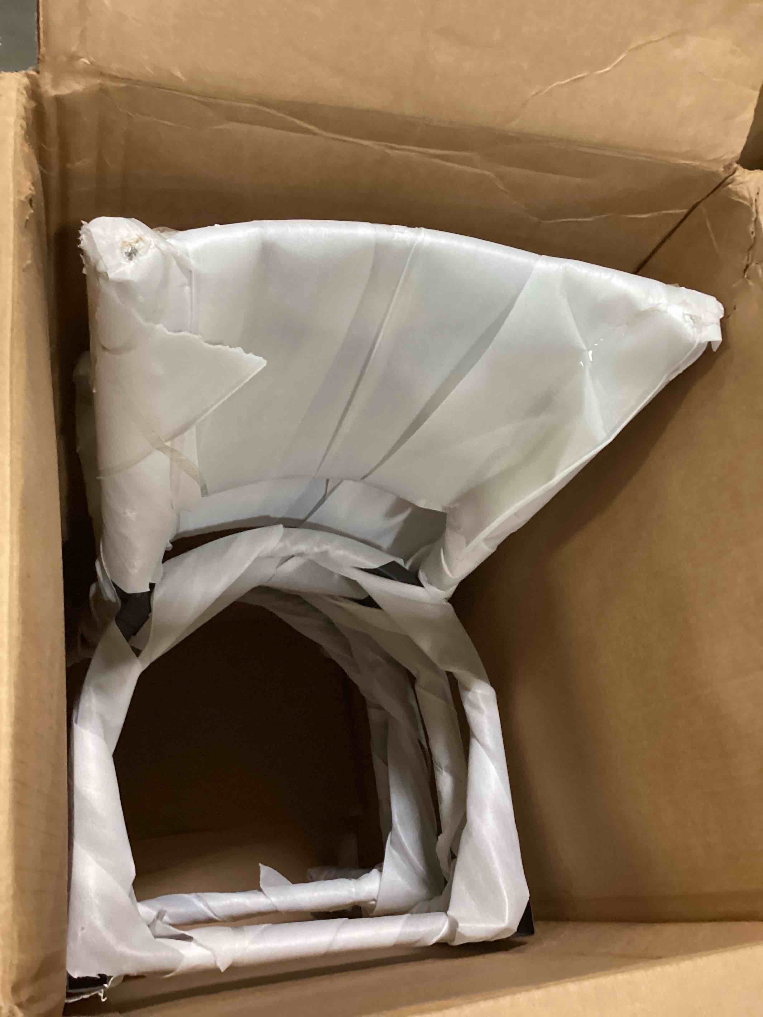 https://s3.amazonaws.com/lotting-images-prod/bidfta/BLU5873529_1720613857496.jpeg
