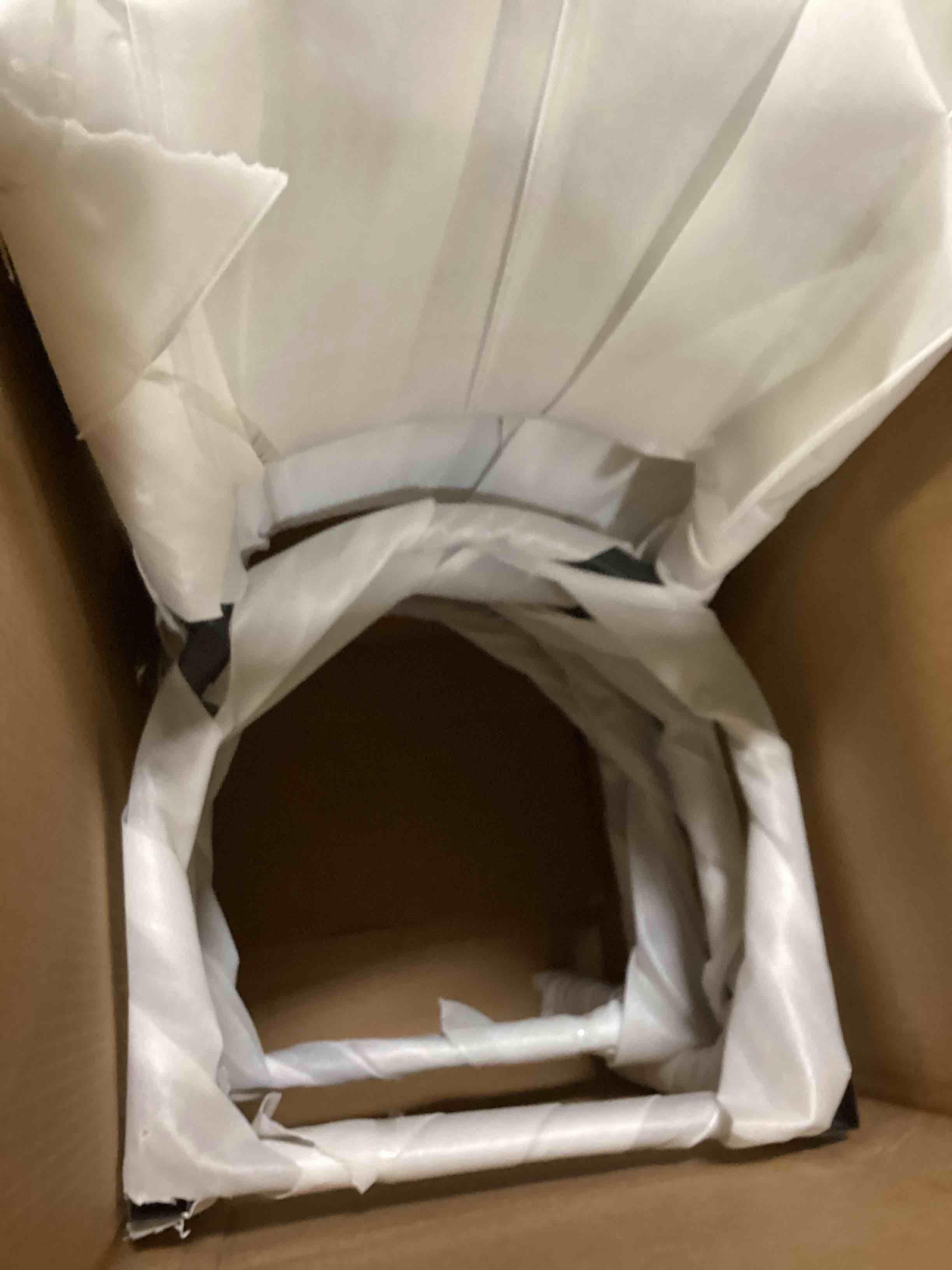 https://s3.amazonaws.com/lotting-images-prod/bidfta/BLU5873529_1720613859596.jpeg