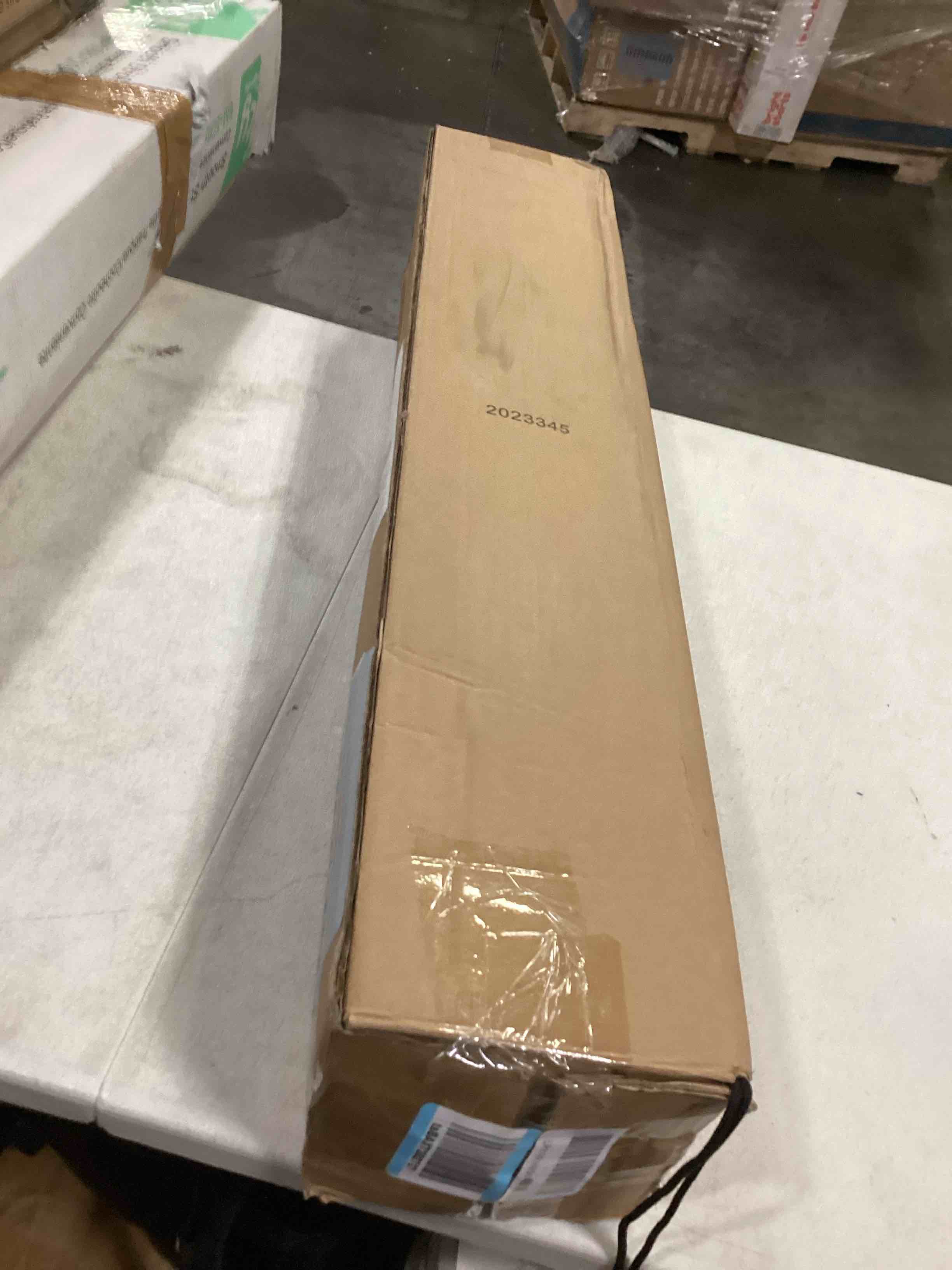https://s3.amazonaws.com/lotting-images-prod/bidfta/BLU5873542_1720616402744.jpeg