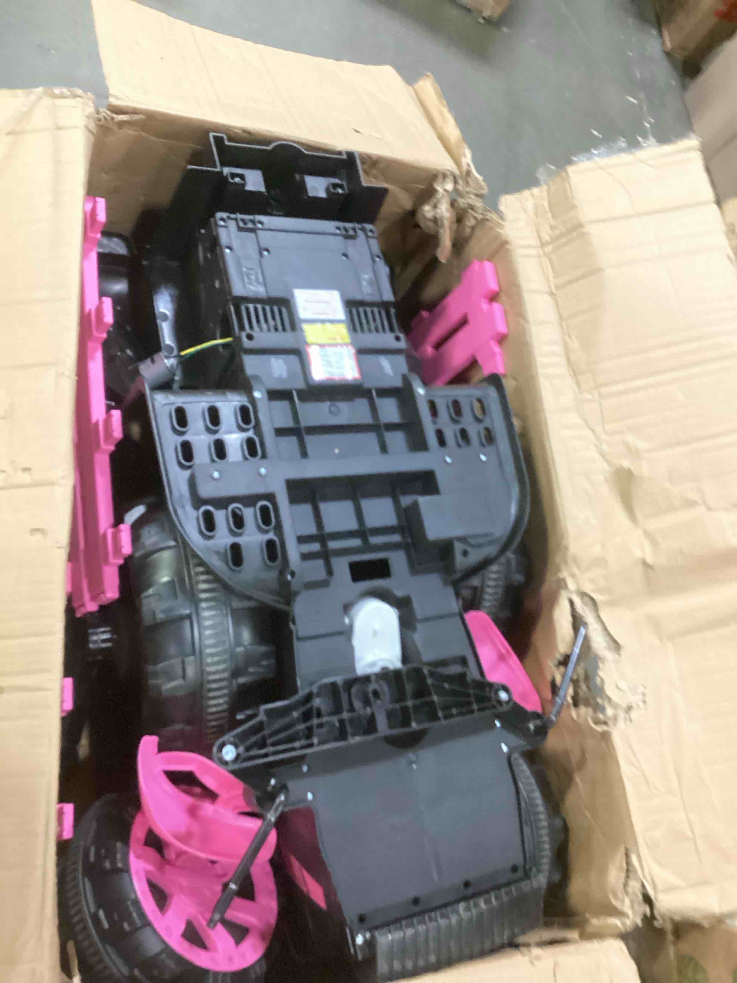 https://s3.amazonaws.com/lotting-images-prod/bidfta/BLU5873733_1720712362801.jpeg