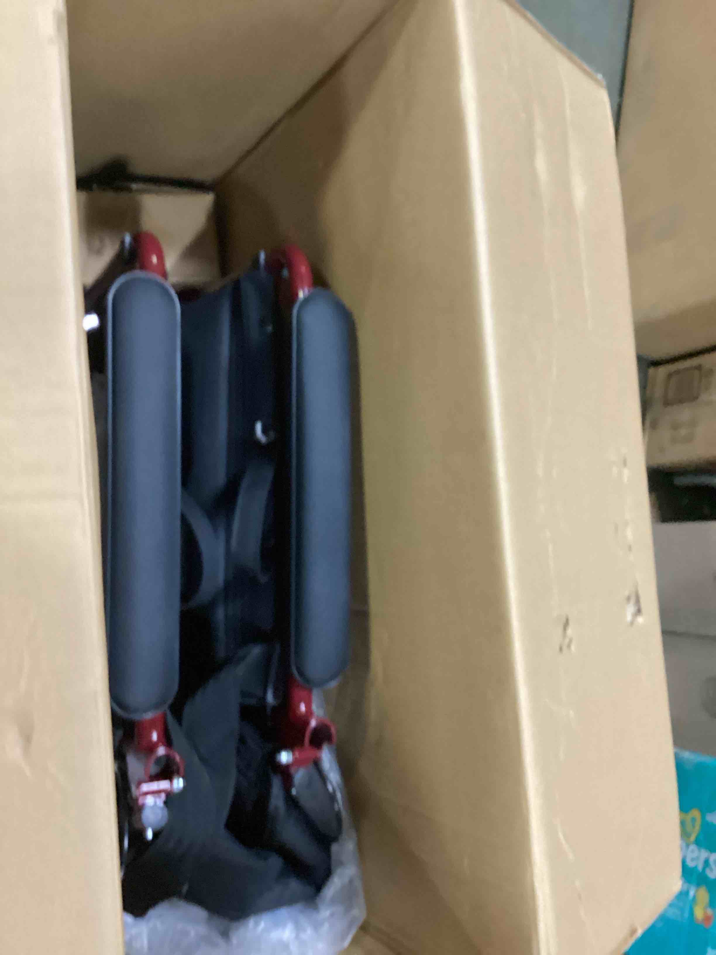 https://s3.amazonaws.com/lotting-images-prod/bidfta/BLU5873789_1720784297590.jpeg