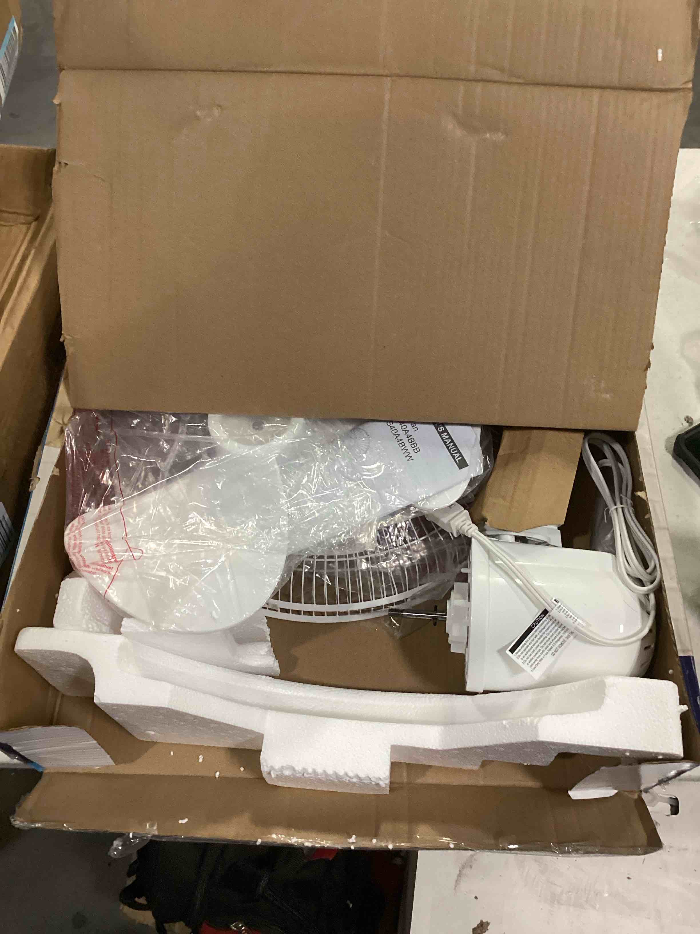 https://s3.amazonaws.com/lotting-images-prod/bidfta/BLU5874067_1721306422297.jpeg