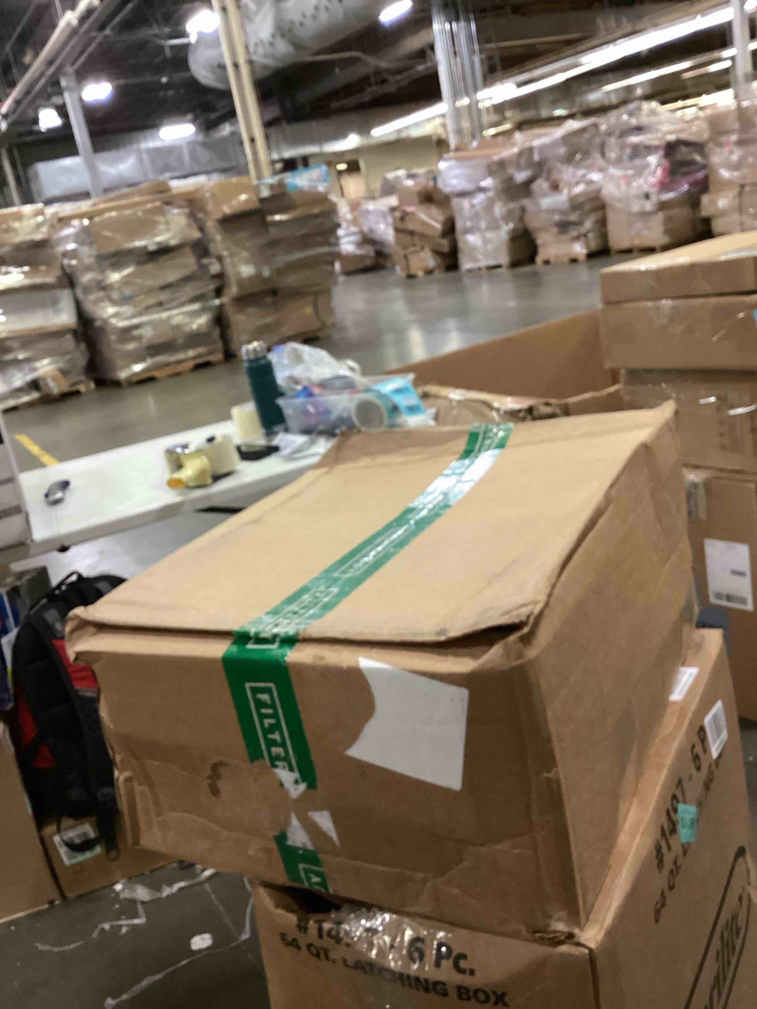 https://s3.amazonaws.com/lotting-images-prod/bidfta/BLU5874127_1721320632060.jpeg