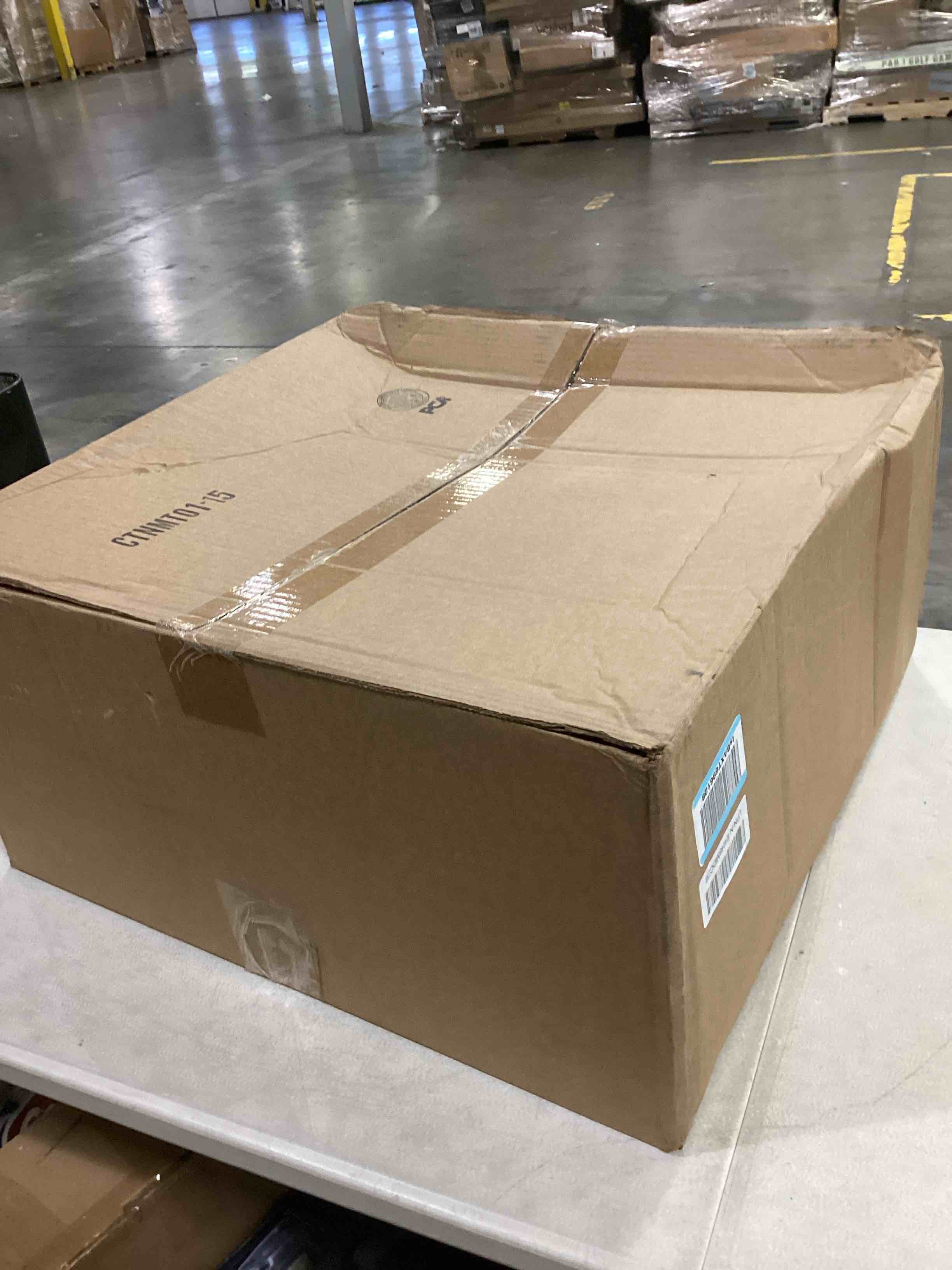 https://s3.amazonaws.com/lotting-images-prod/bidfta/BLU5874194_1721395831726.jpeg