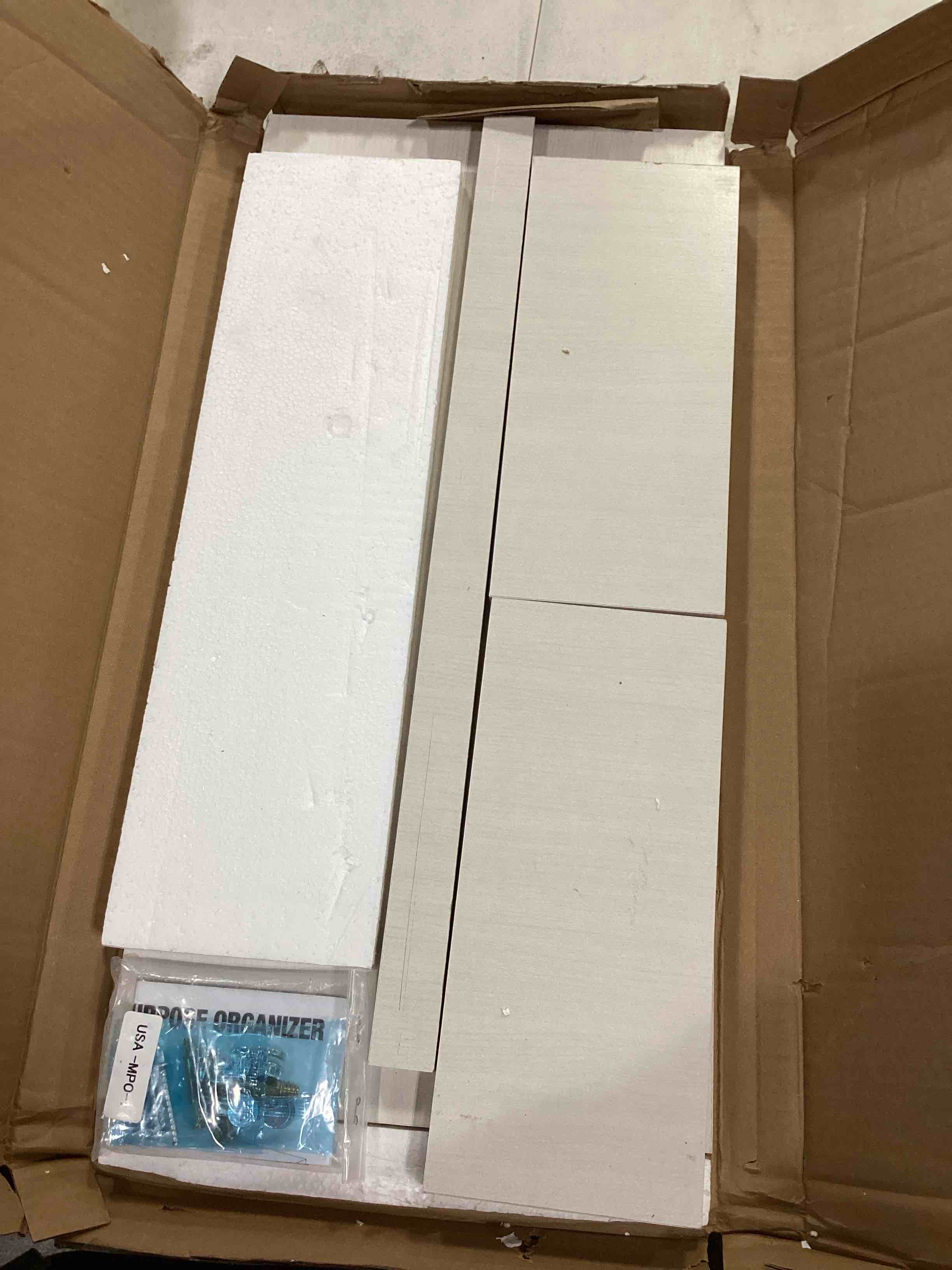 https://s3.amazonaws.com/lotting-images-prod/bidfta/BLU5874288_1721651219914.jpeg