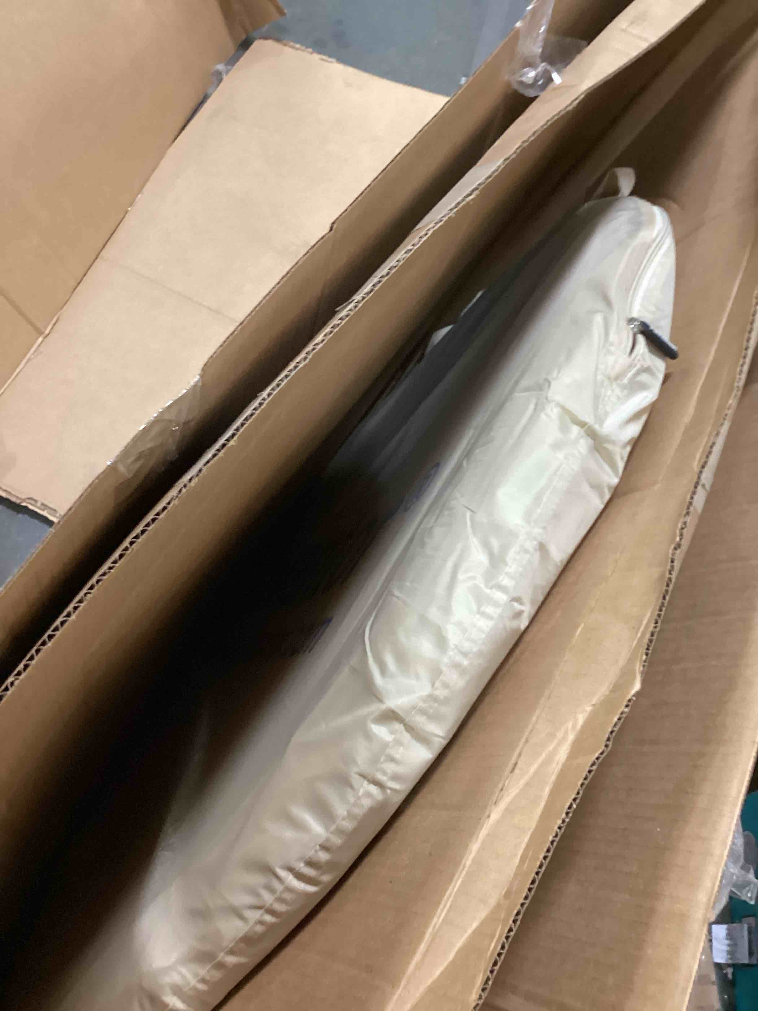 https://s3.amazonaws.com/lotting-images-prod/bidfta/BLU5874297_1721653503395.jpeg