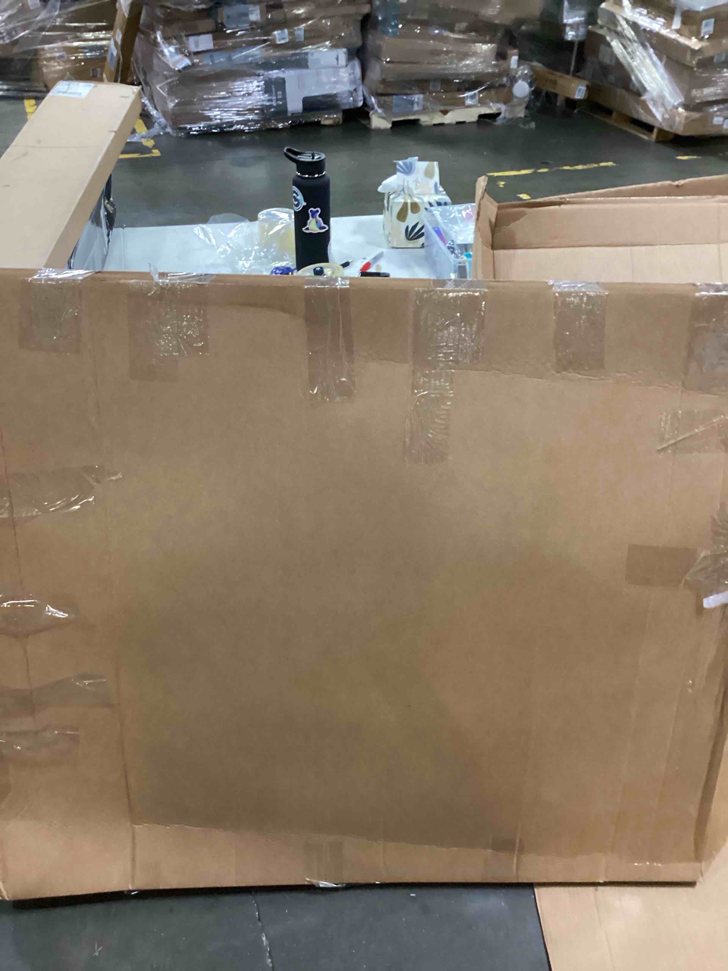 https://s3.amazonaws.com/lotting-images-prod/bidfta/BLU5874297_1721653748111.jpeg