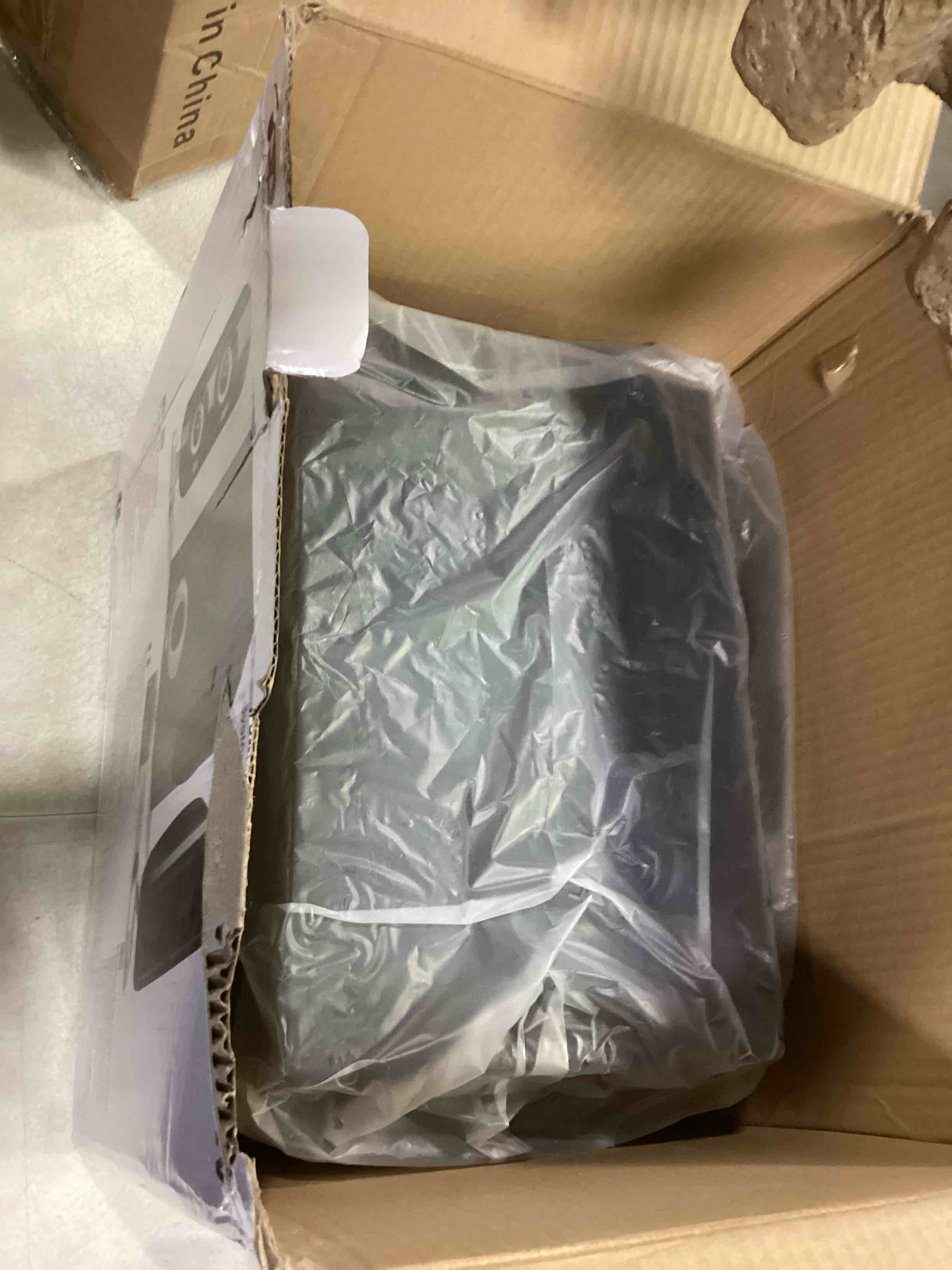 https://s3.amazonaws.com/lotting-images-prod/bidfta/BLU5874380_1721736704328.jpeg