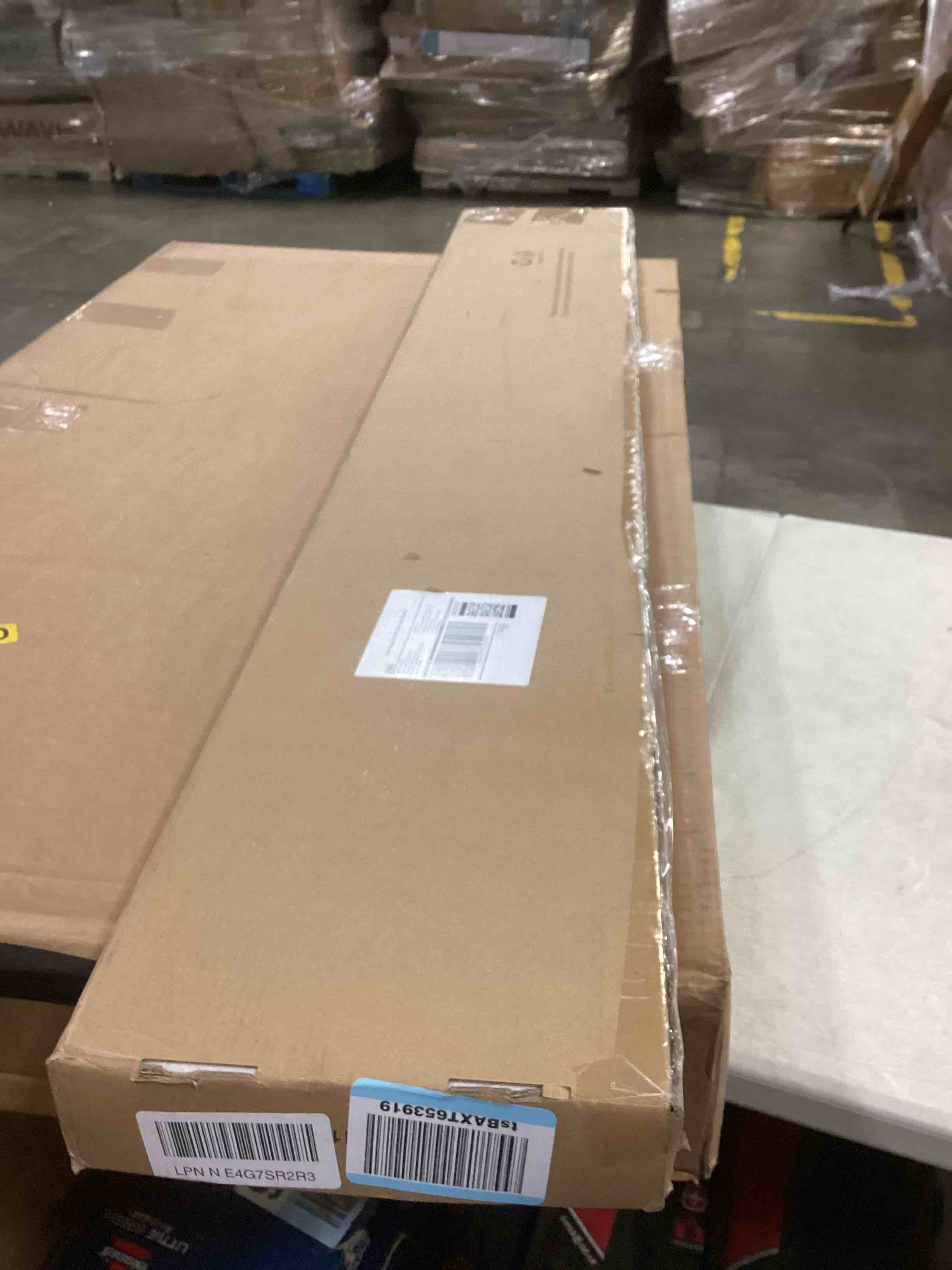 https://s3.amazonaws.com/lotting-images-prod/bidfta/BLU5874426_1721755166228.jpeg