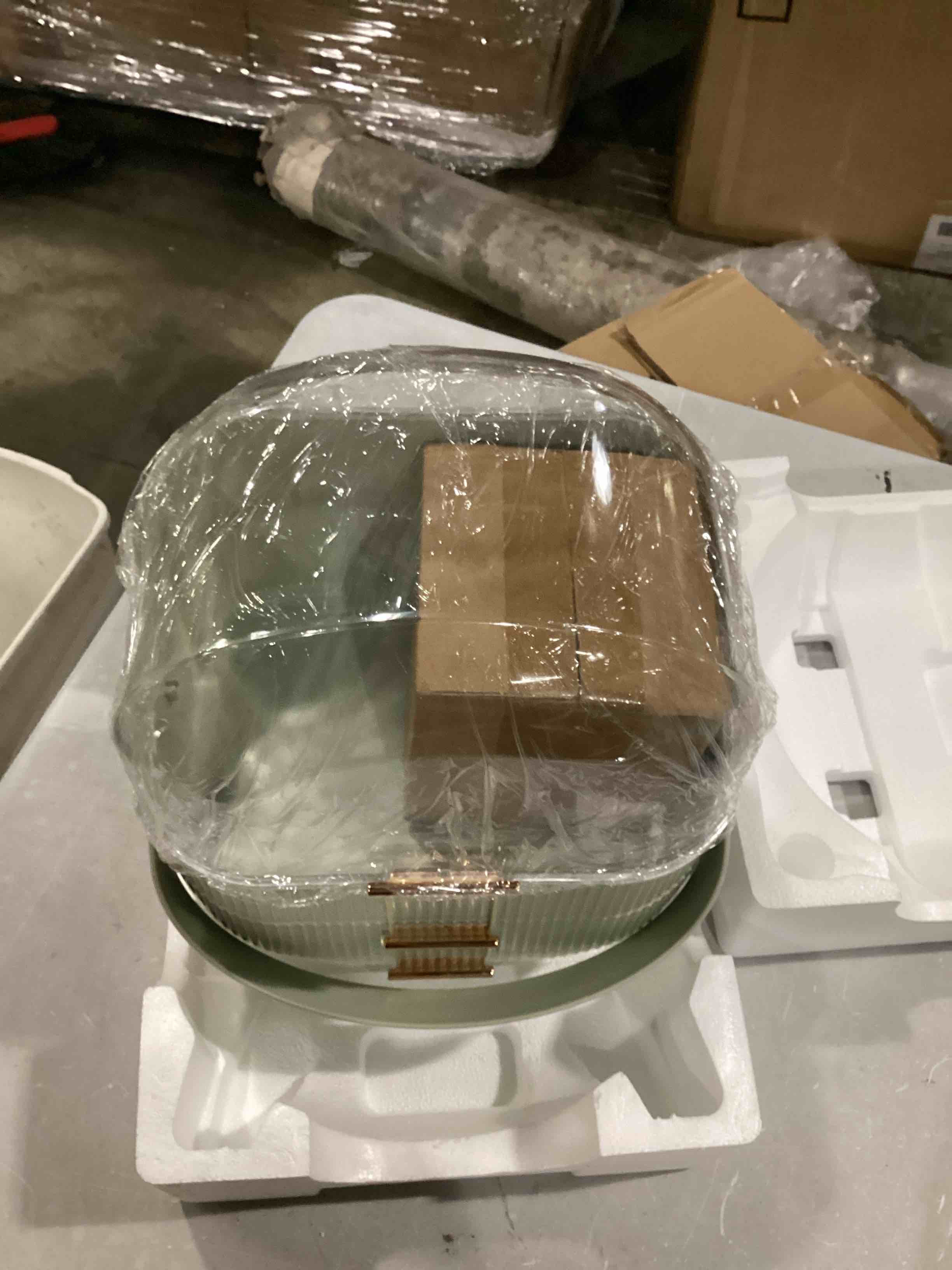 https://s3.amazonaws.com/lotting-images-prod/bidfta/BLU5874540_1719918560398.jpeg