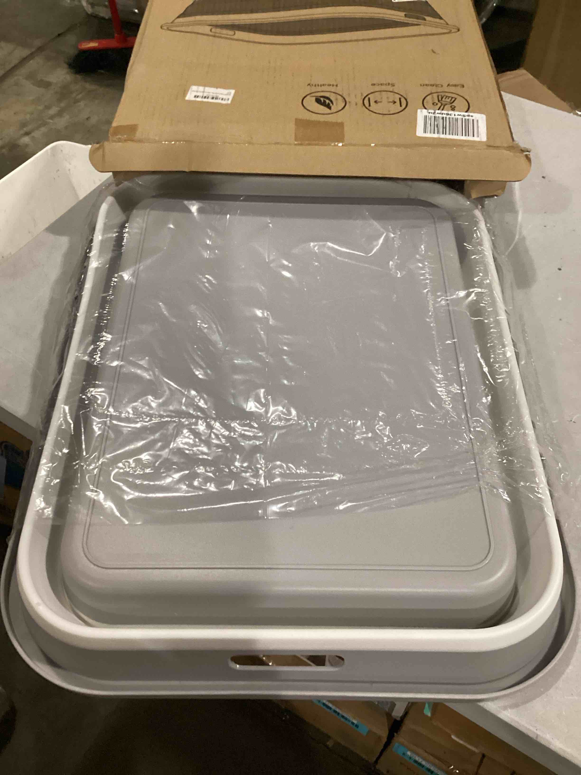 https://s3.amazonaws.com/lotting-images-prod/bidfta/BLU5874561_1719921131401.jpeg