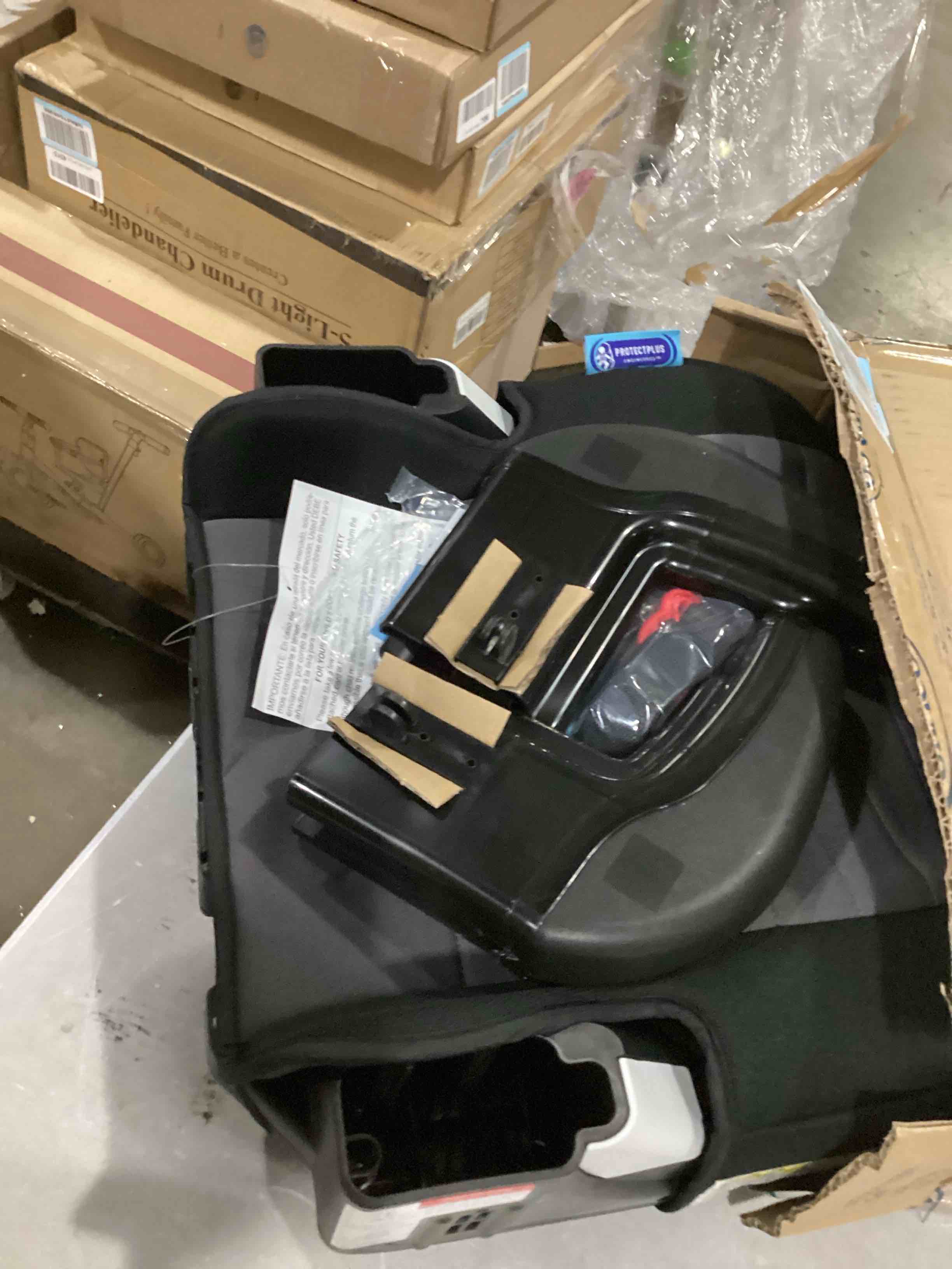 https://s3.amazonaws.com/lotting-images-prod/bidfta/BLU5874717_1720020351160.jpeg