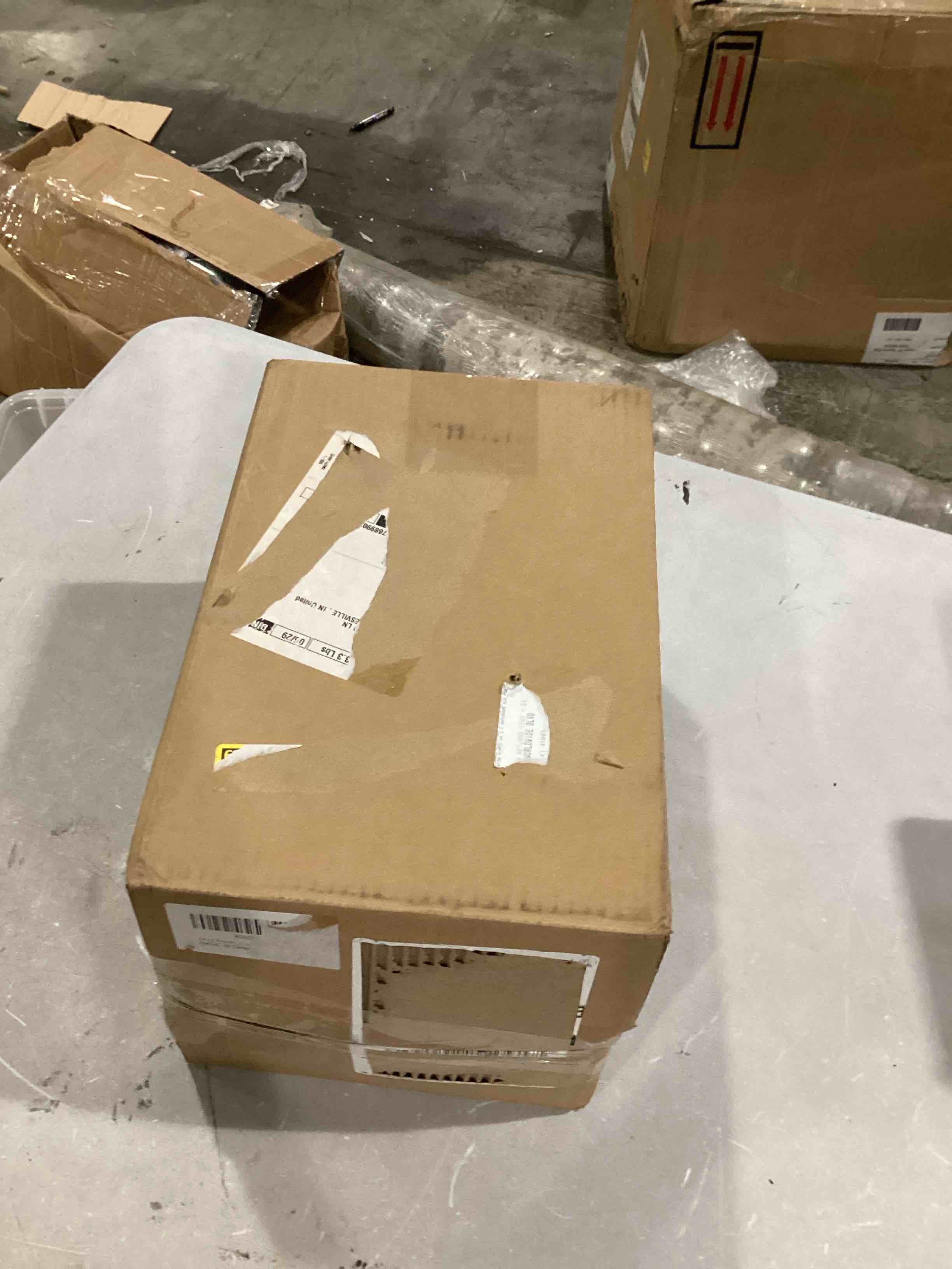 https://s3.amazonaws.com/lotting-images-prod/bidfta/BLU5874737_1720024736249.jpeg