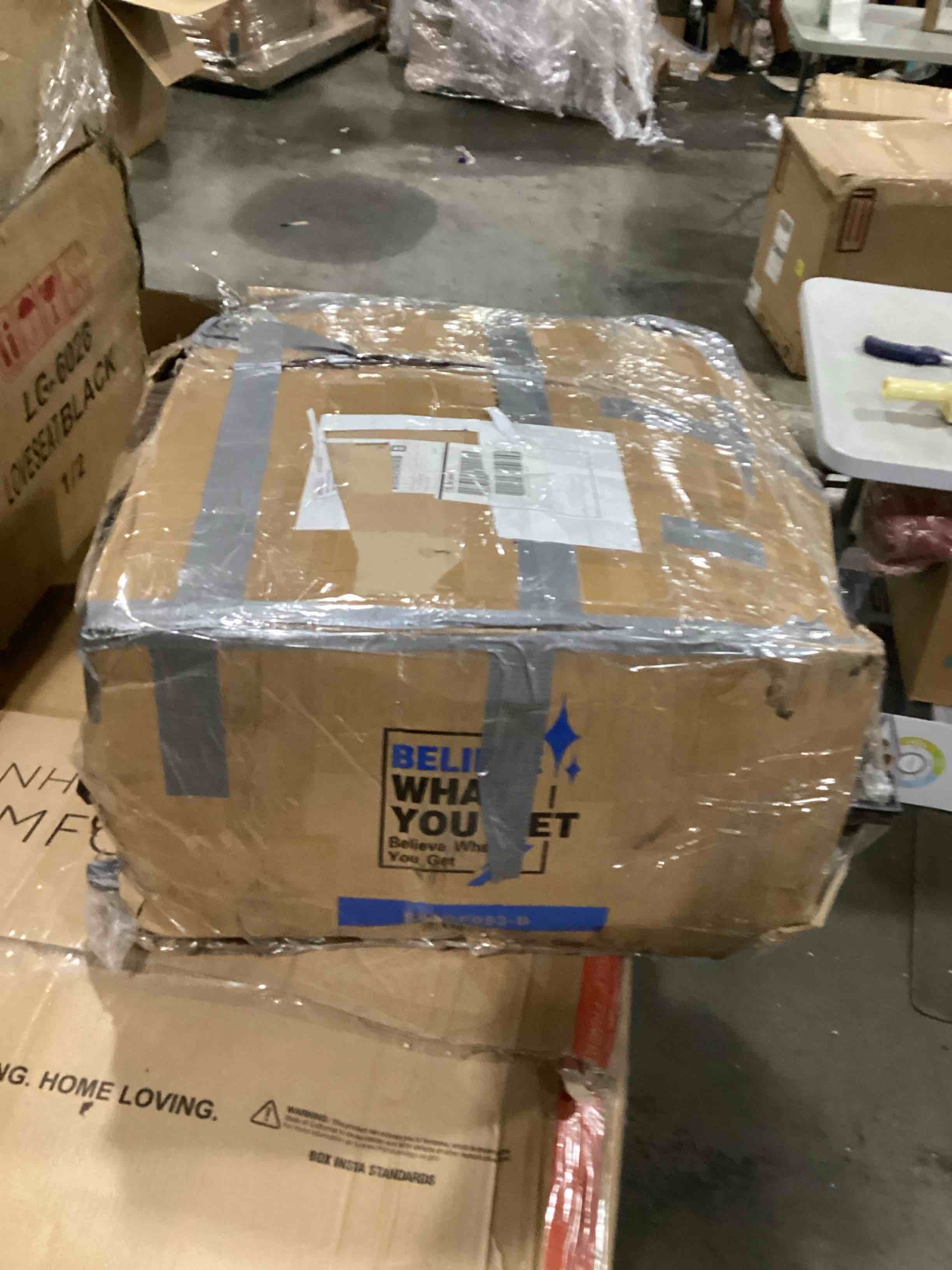 https://s3.amazonaws.com/lotting-images-prod/bidfta/BLU5874869_1720439332188.jpeg