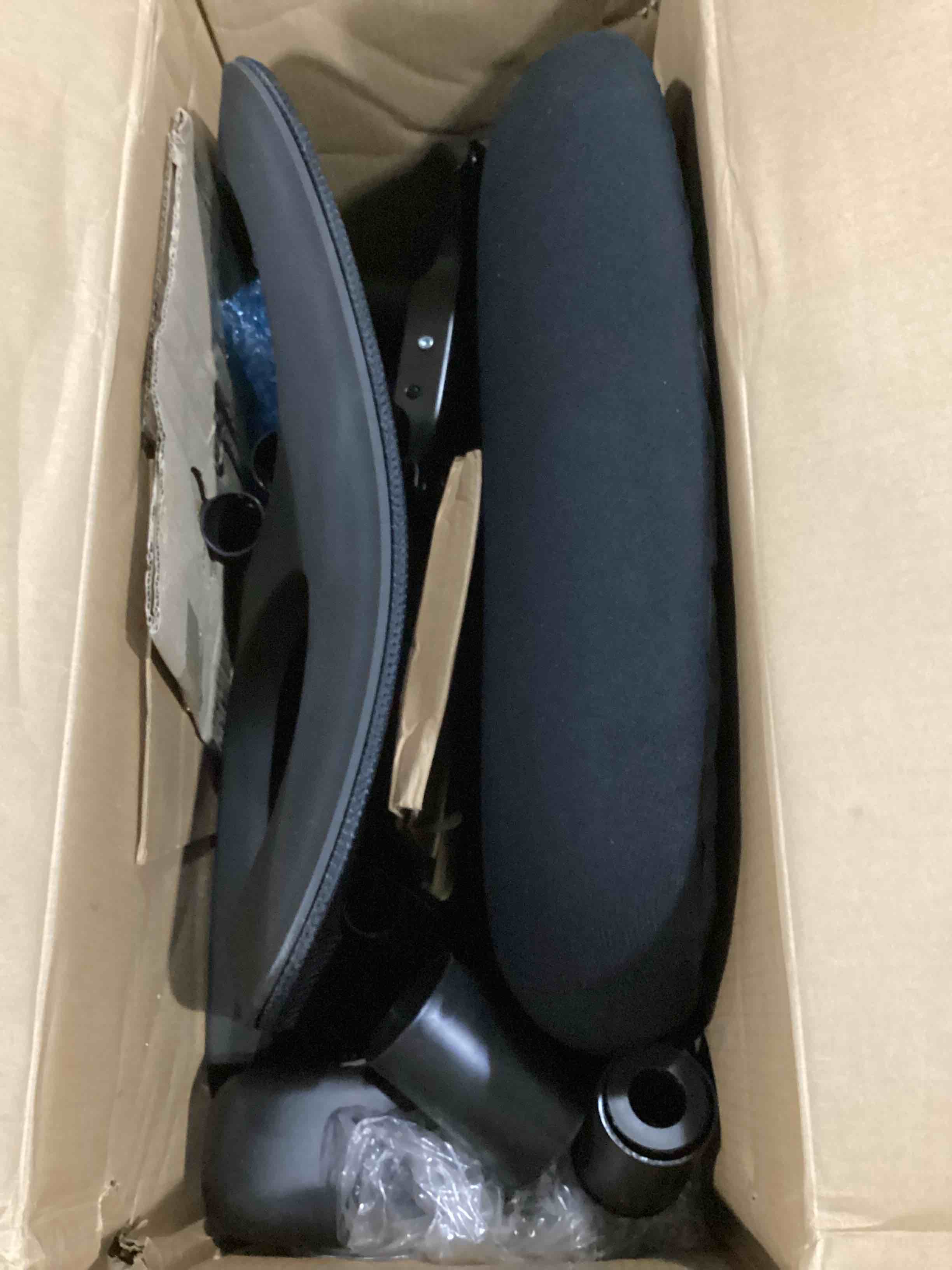 https://s3.amazonaws.com/lotting-images-prod/bidfta/BLU5874939_1720533060942.jpeg