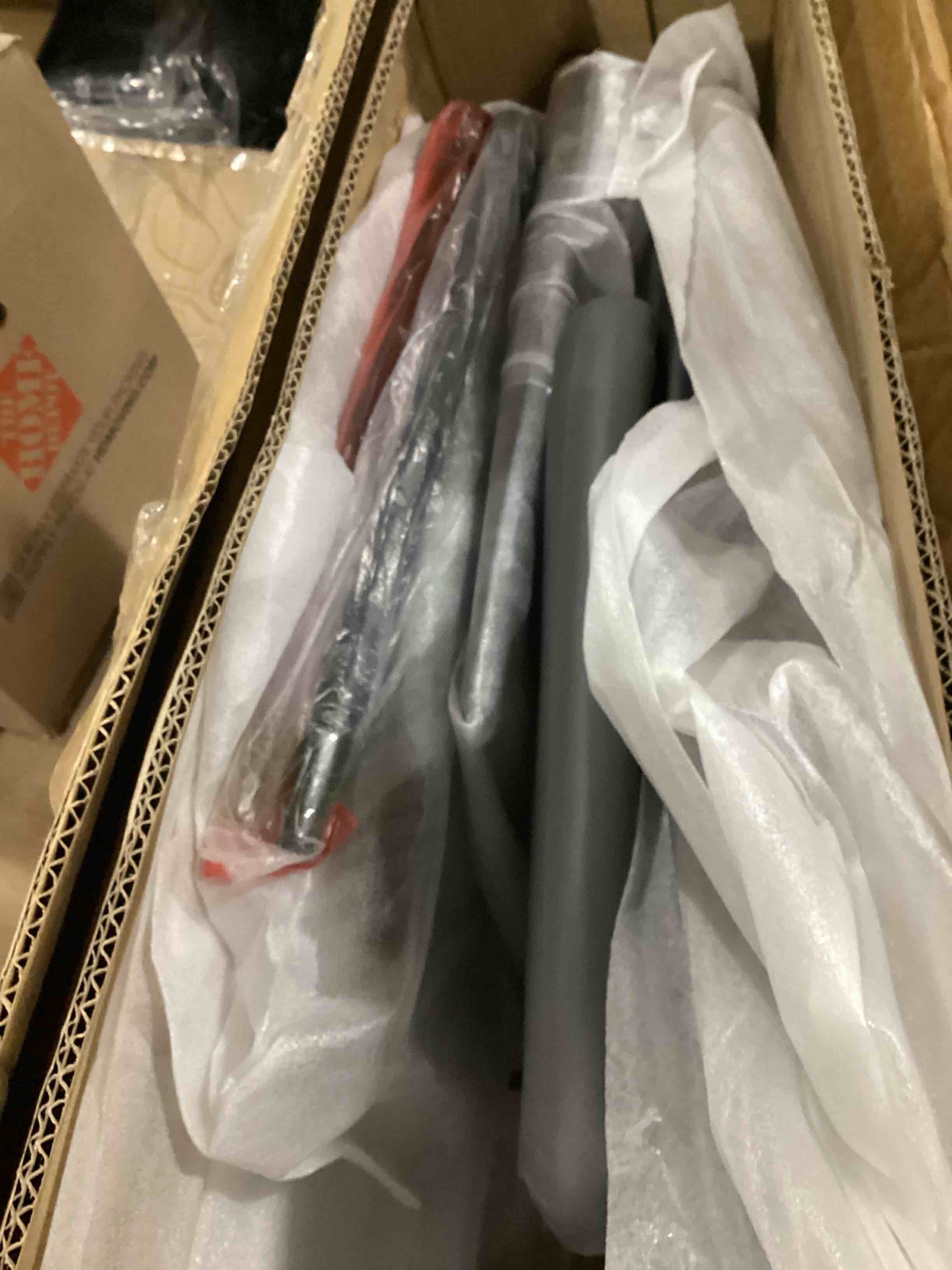 https://s3.amazonaws.com/lotting-images-prod/bidfta/BLU5874965_1720545942594.jpeg