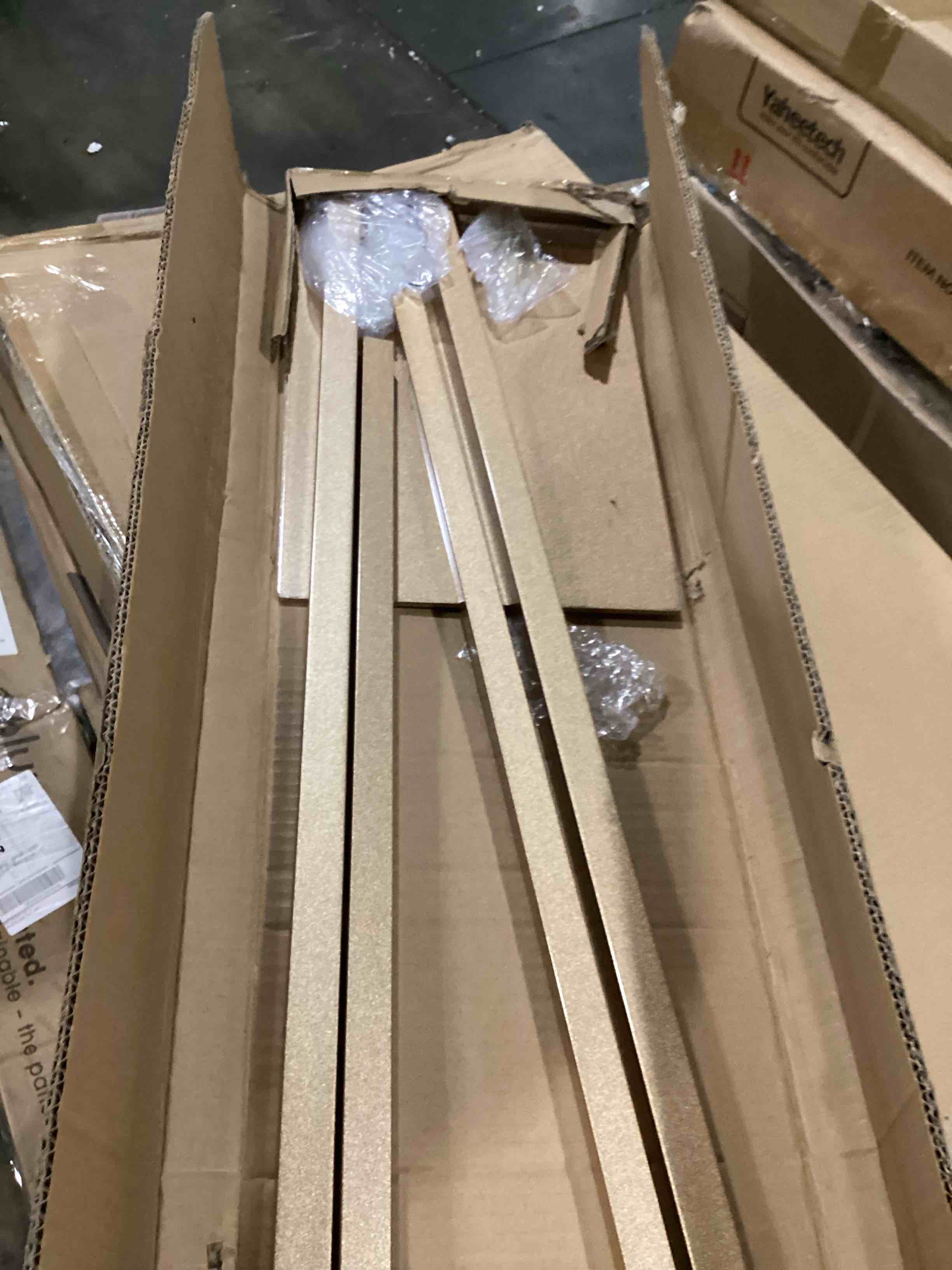 https://s3.amazonaws.com/lotting-images-prod/bidfta/BLU5875021_1720617959879.jpeg