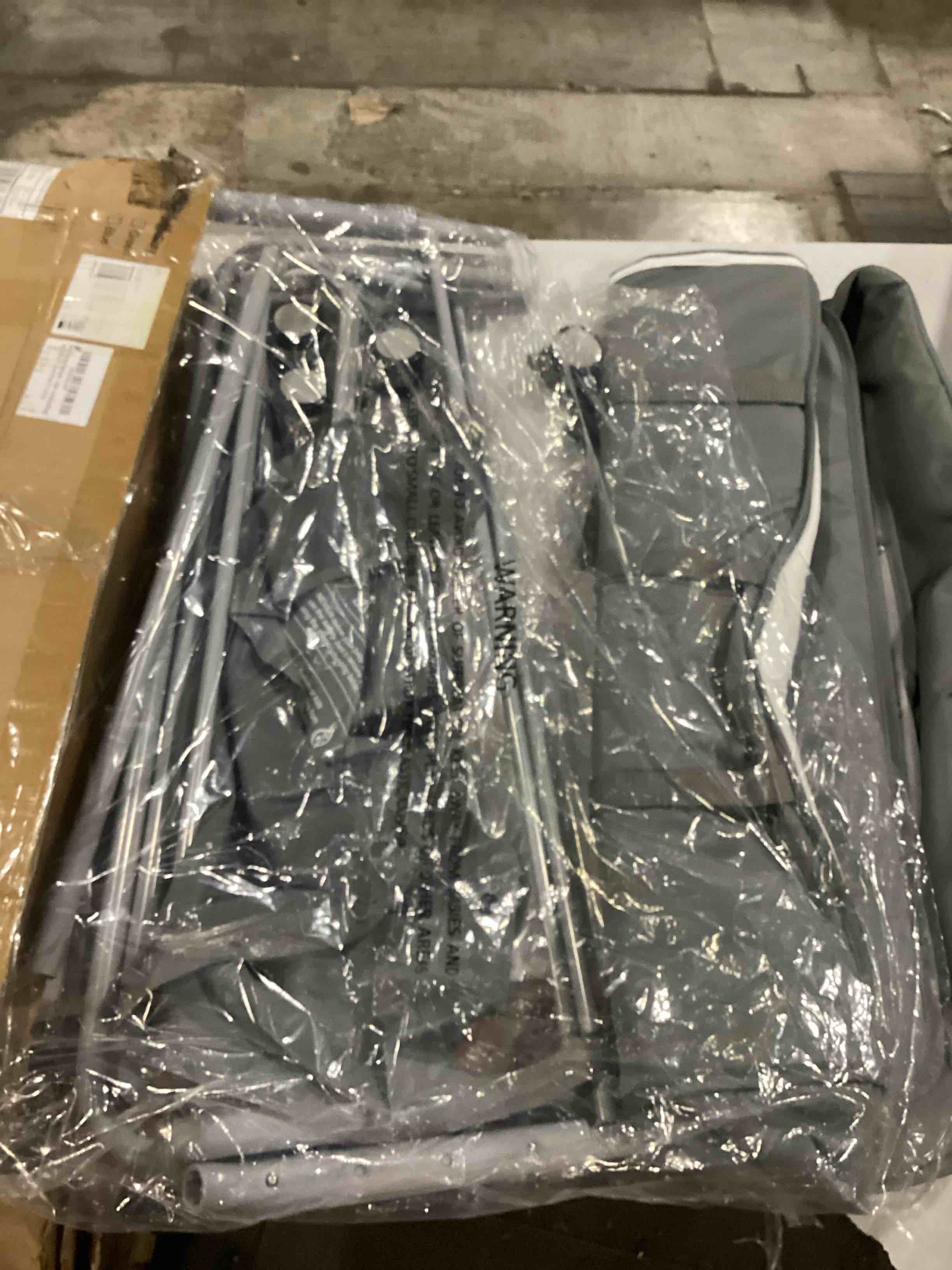 https://s3.amazonaws.com/lotting-images-prod/bidfta/BLU5875038_1720622103328.jpeg