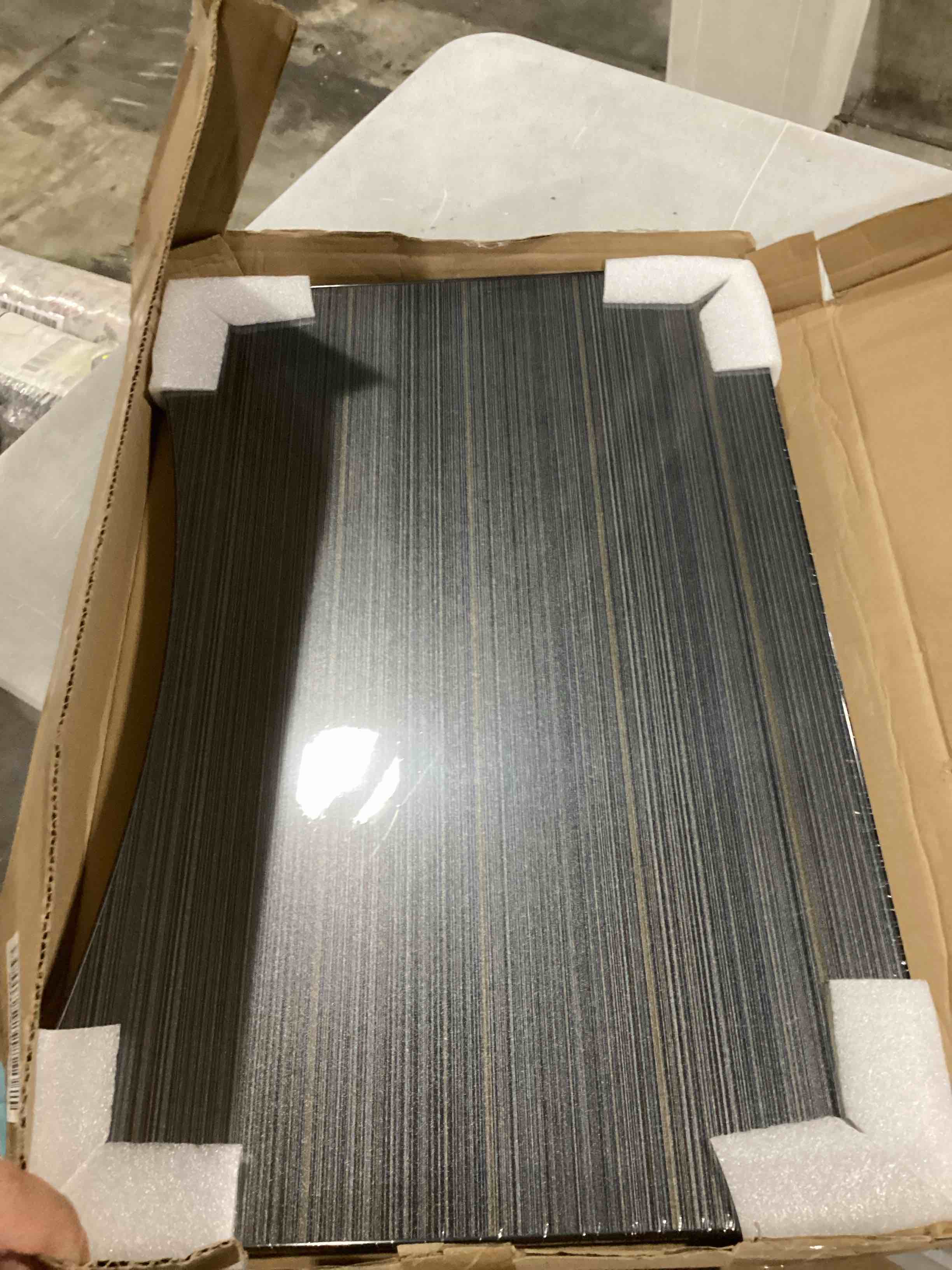 https://s3.amazonaws.com/lotting-images-prod/bidfta/BLU5875149_1720701975052.jpeg