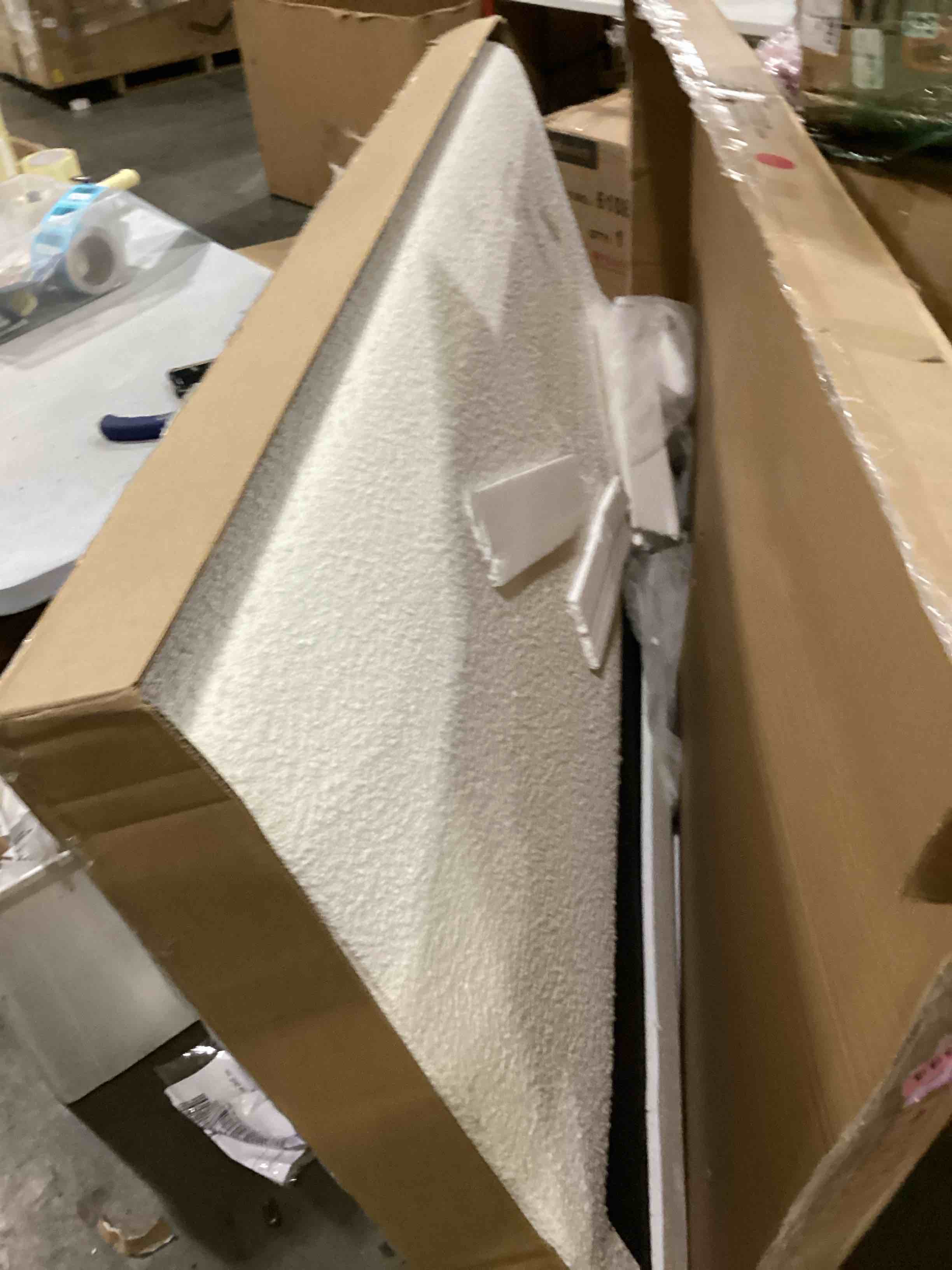 https://s3.amazonaws.com/lotting-images-prod/bidfta/BLU5875400_1721049357346.jpeg